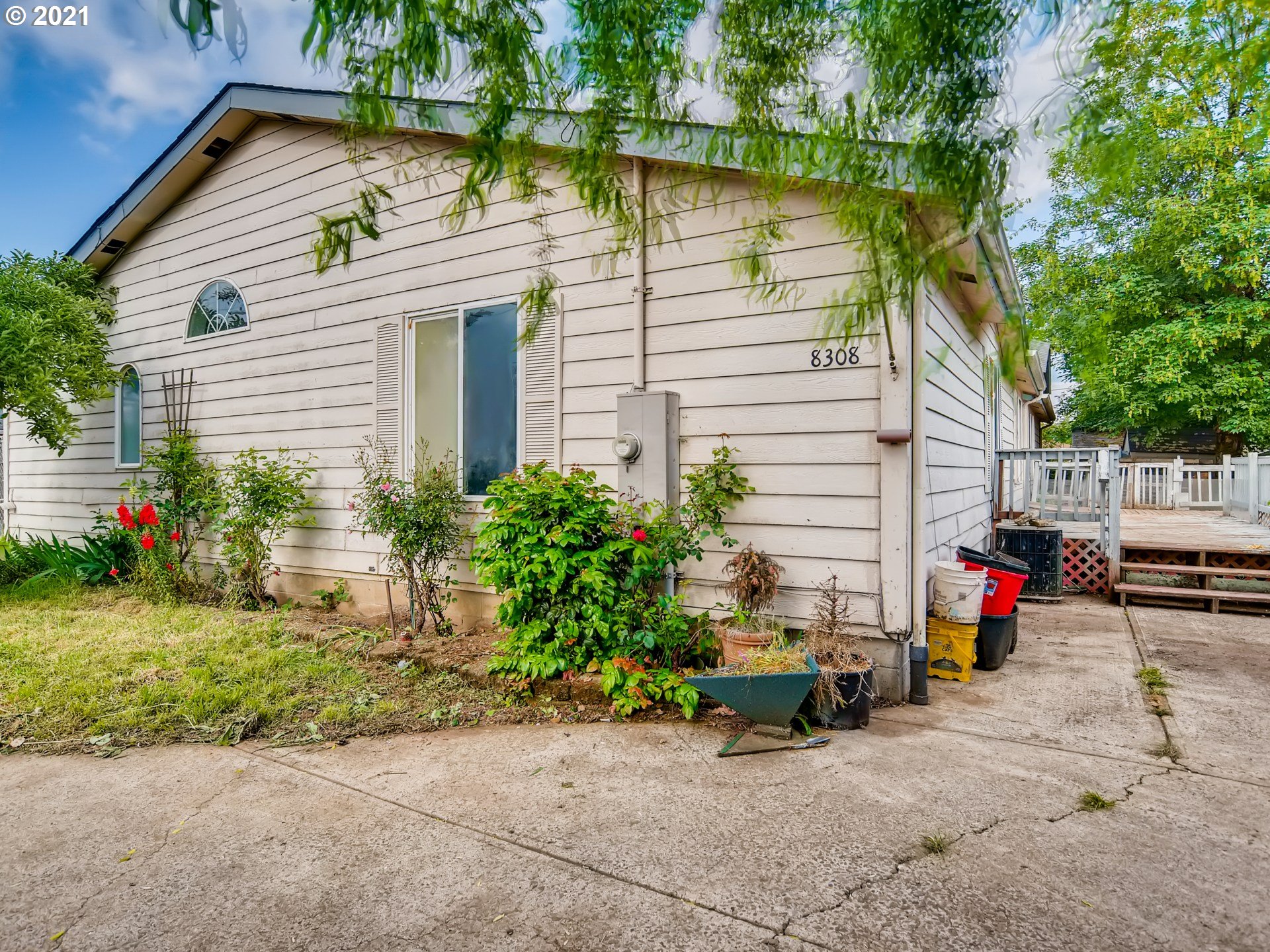 8308 SE 64TH AVE (1 of 32)