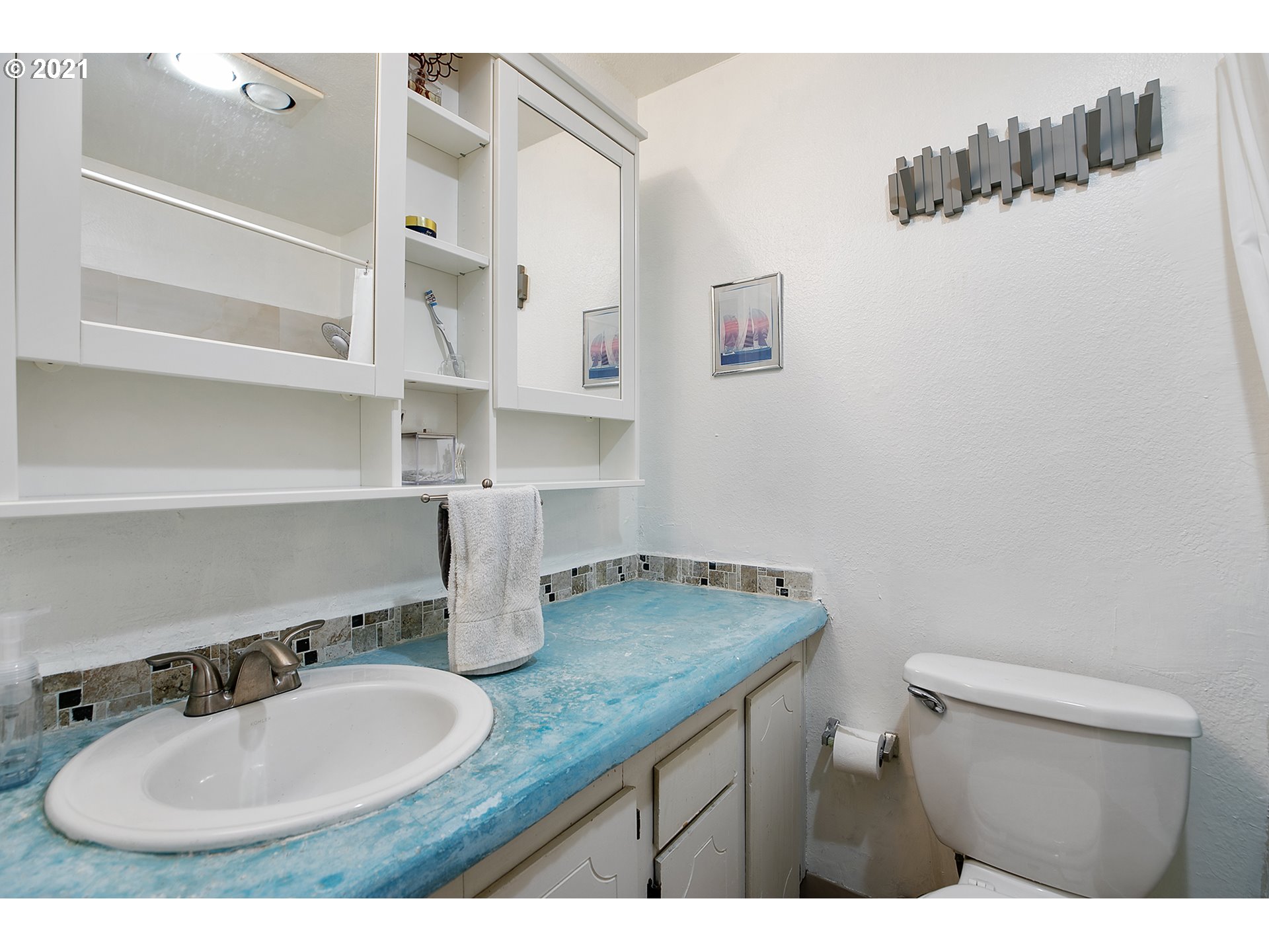 Photo #5: 21266383 Listing 