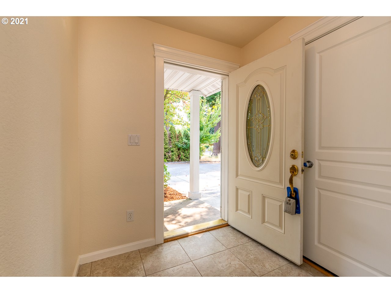 Photo #5: 21267158 Listing 