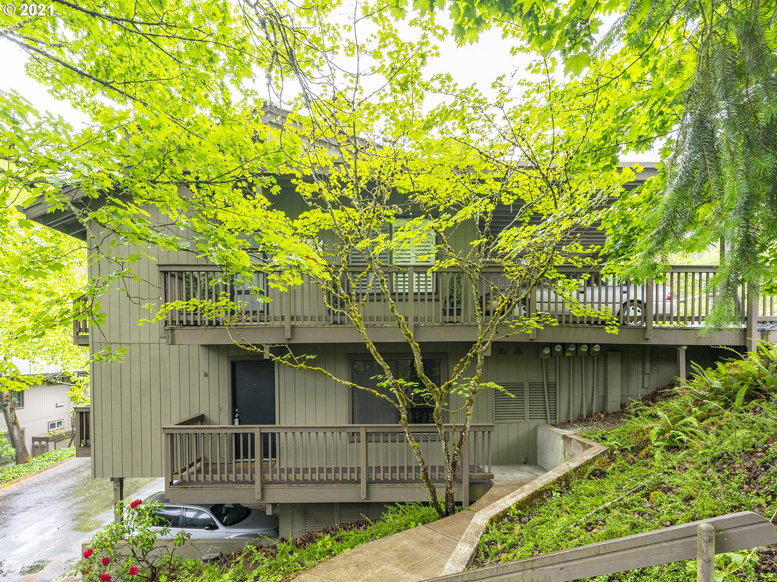 Photo #2: 21267188 Listing 