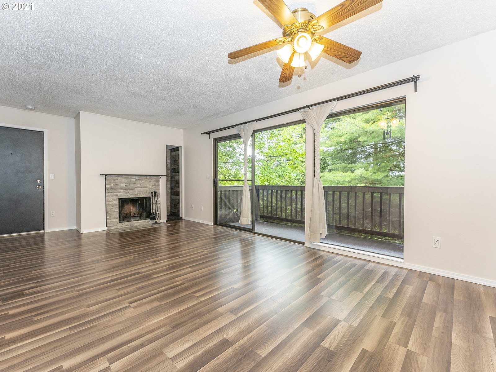 Photo #5: 21267188 Listing 