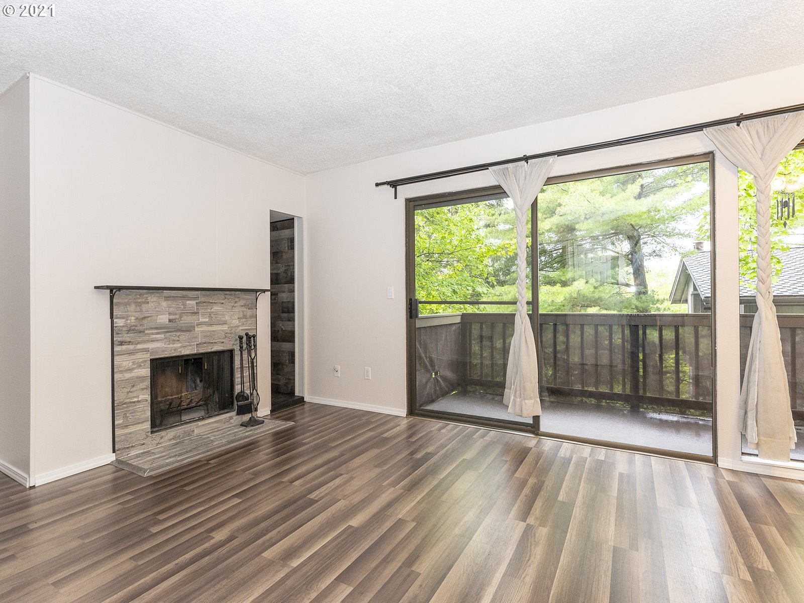 Photo #6: 21267188 Listing 