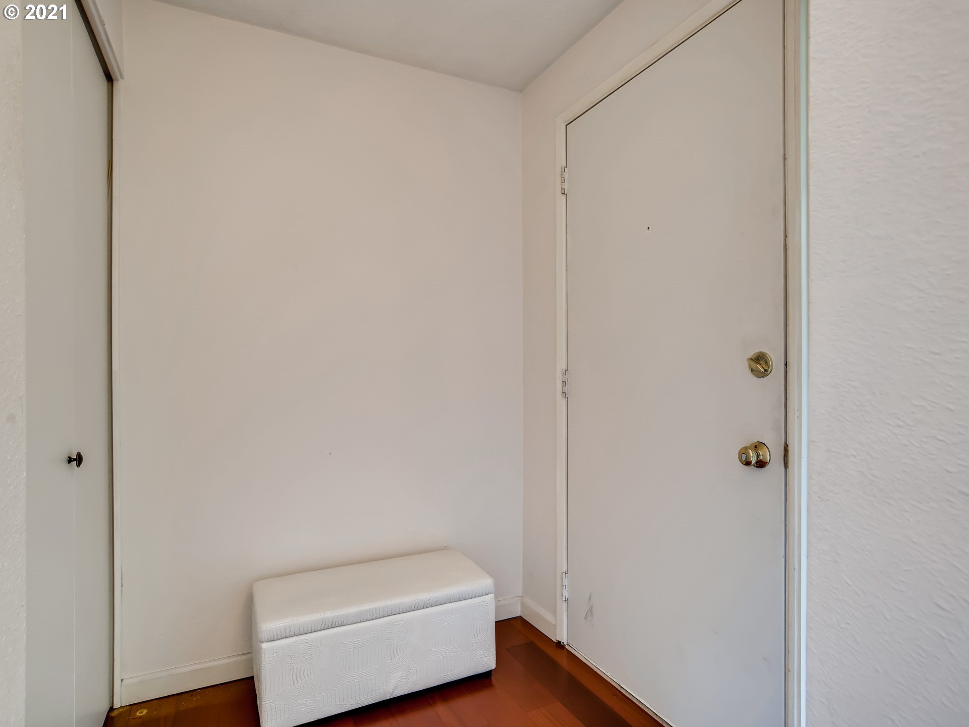 Photo #5: 21268362 Listing 