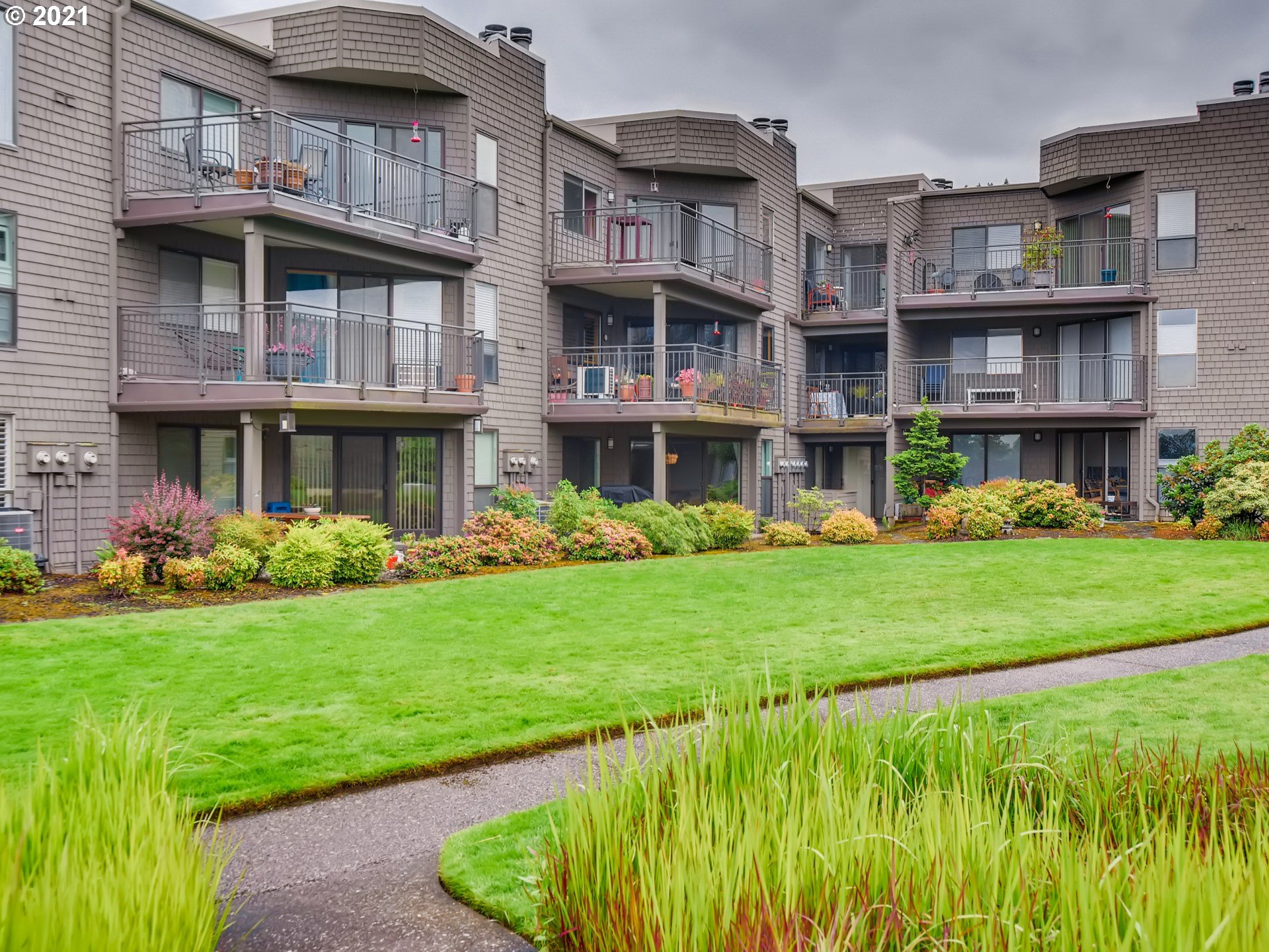 Photo #2: 21268362 Listing 