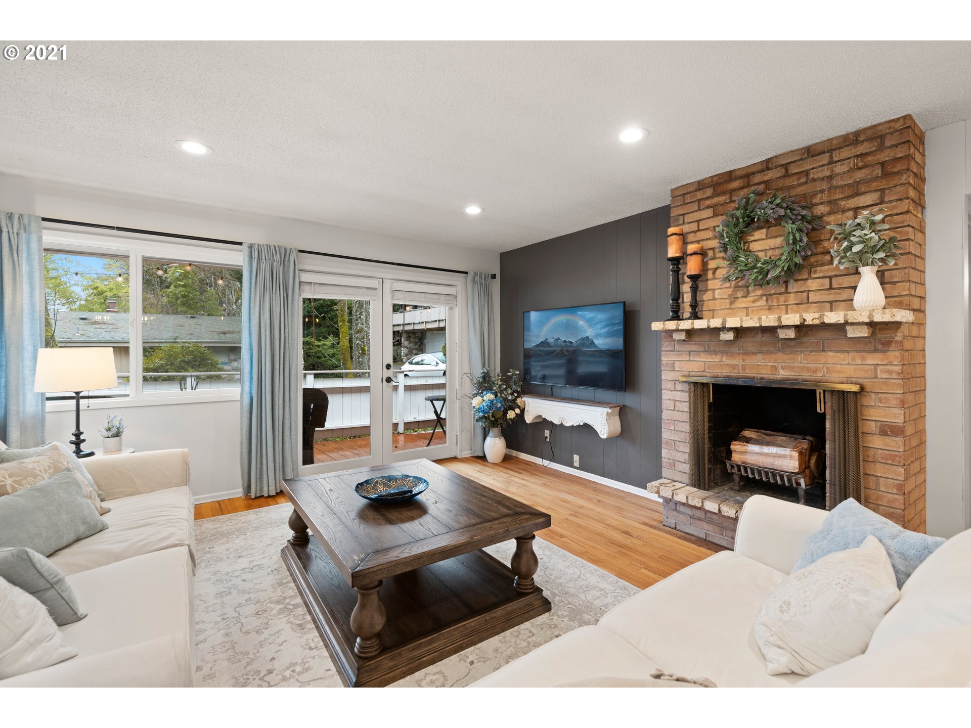 Photo #2: 21271586 Listing 