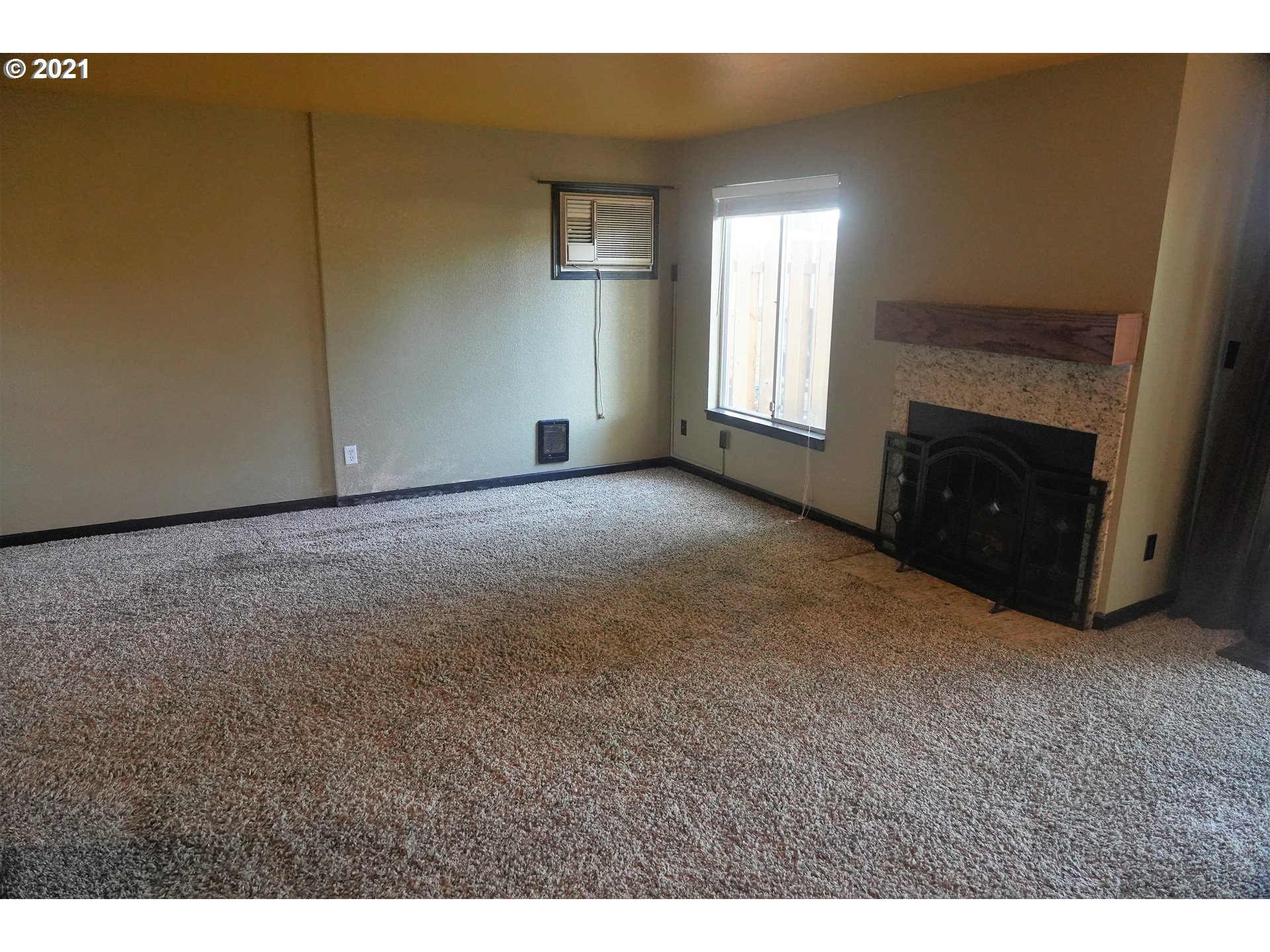 Photo #4: 21273045 Listing 