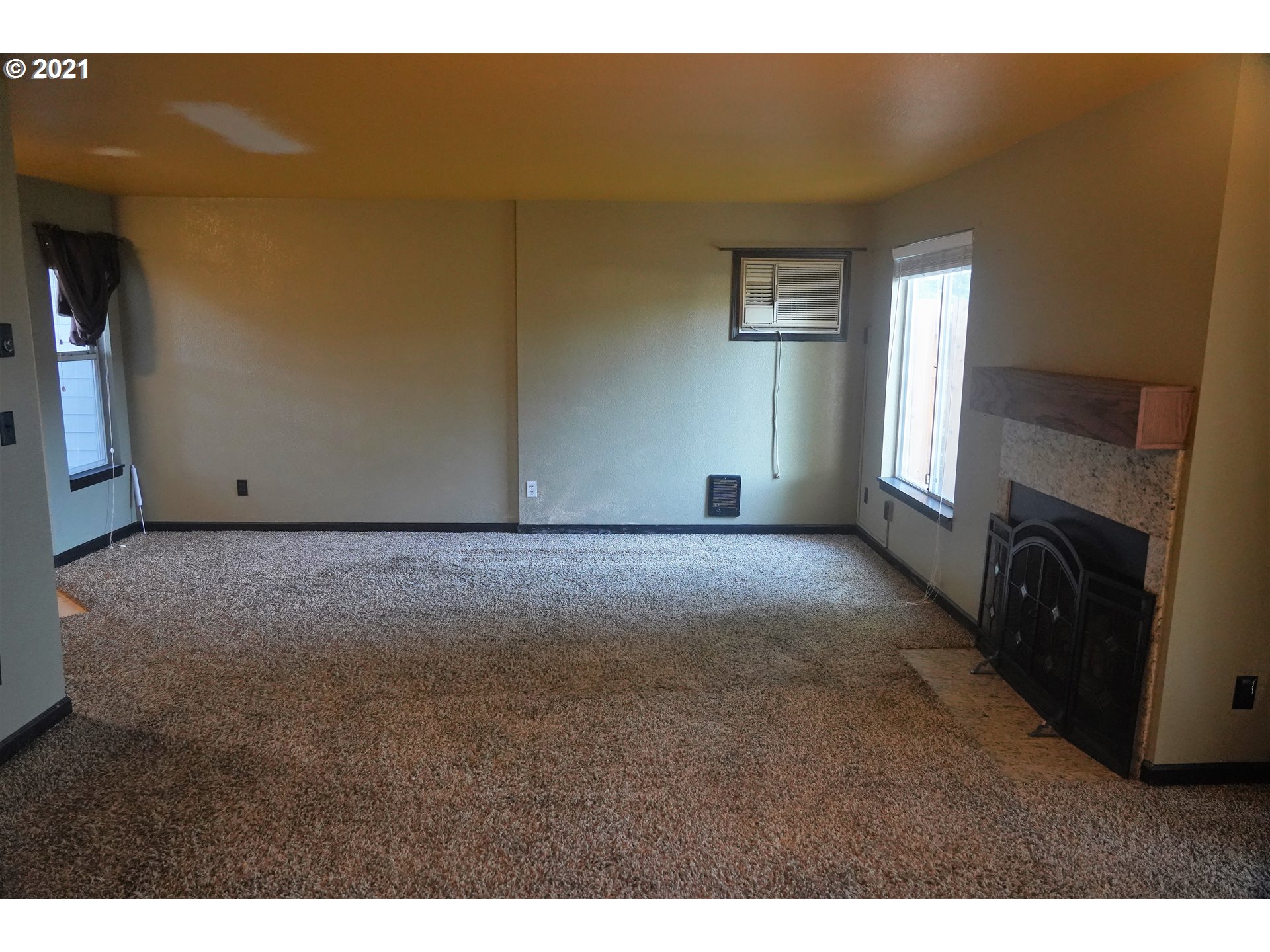 Photo #2: 21273045 Listing 