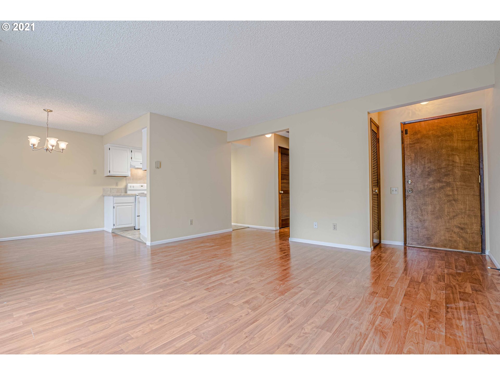 Photo #3: 21273769 Listing 