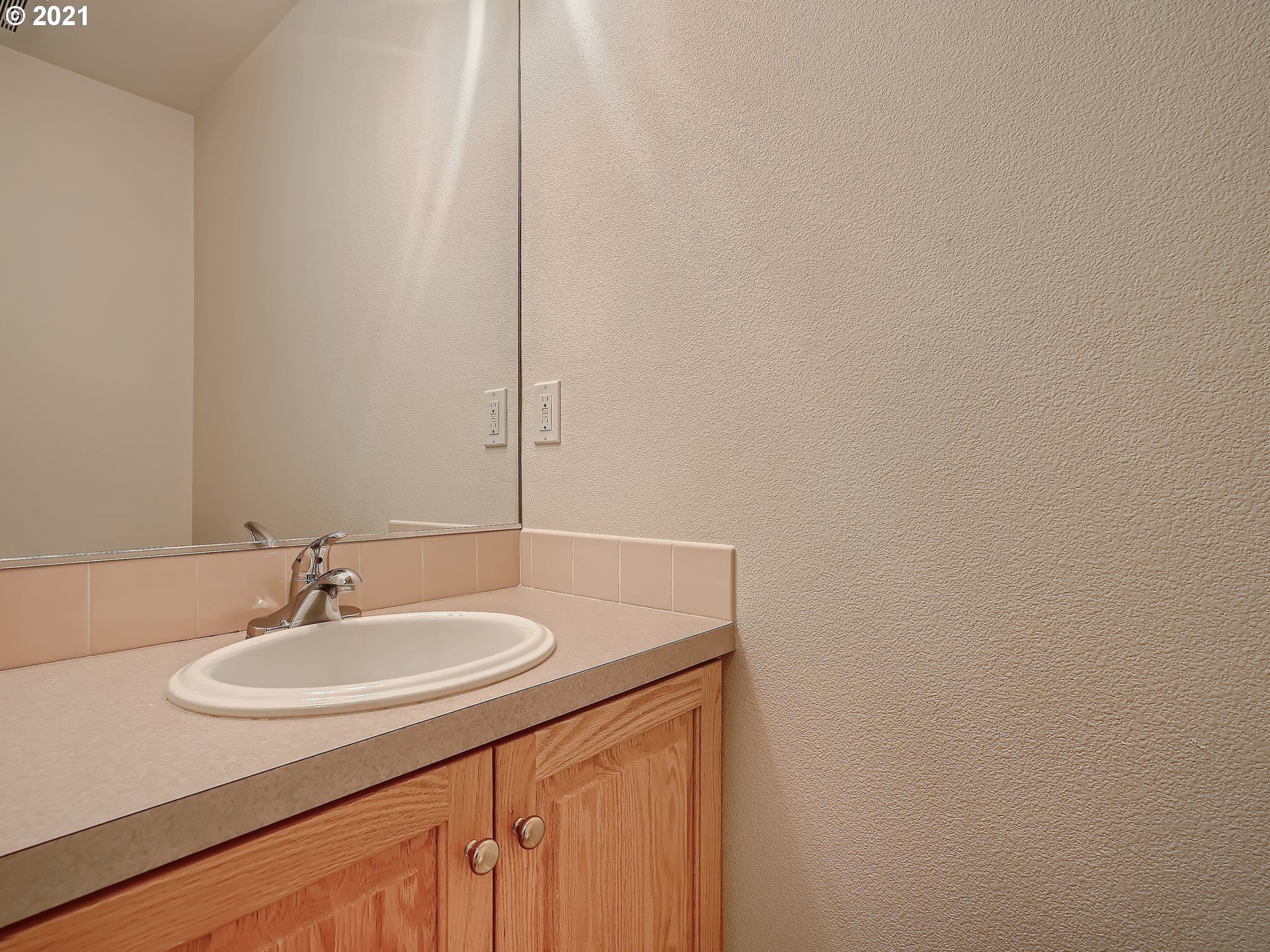 Photo #6: 21276173 Listing 