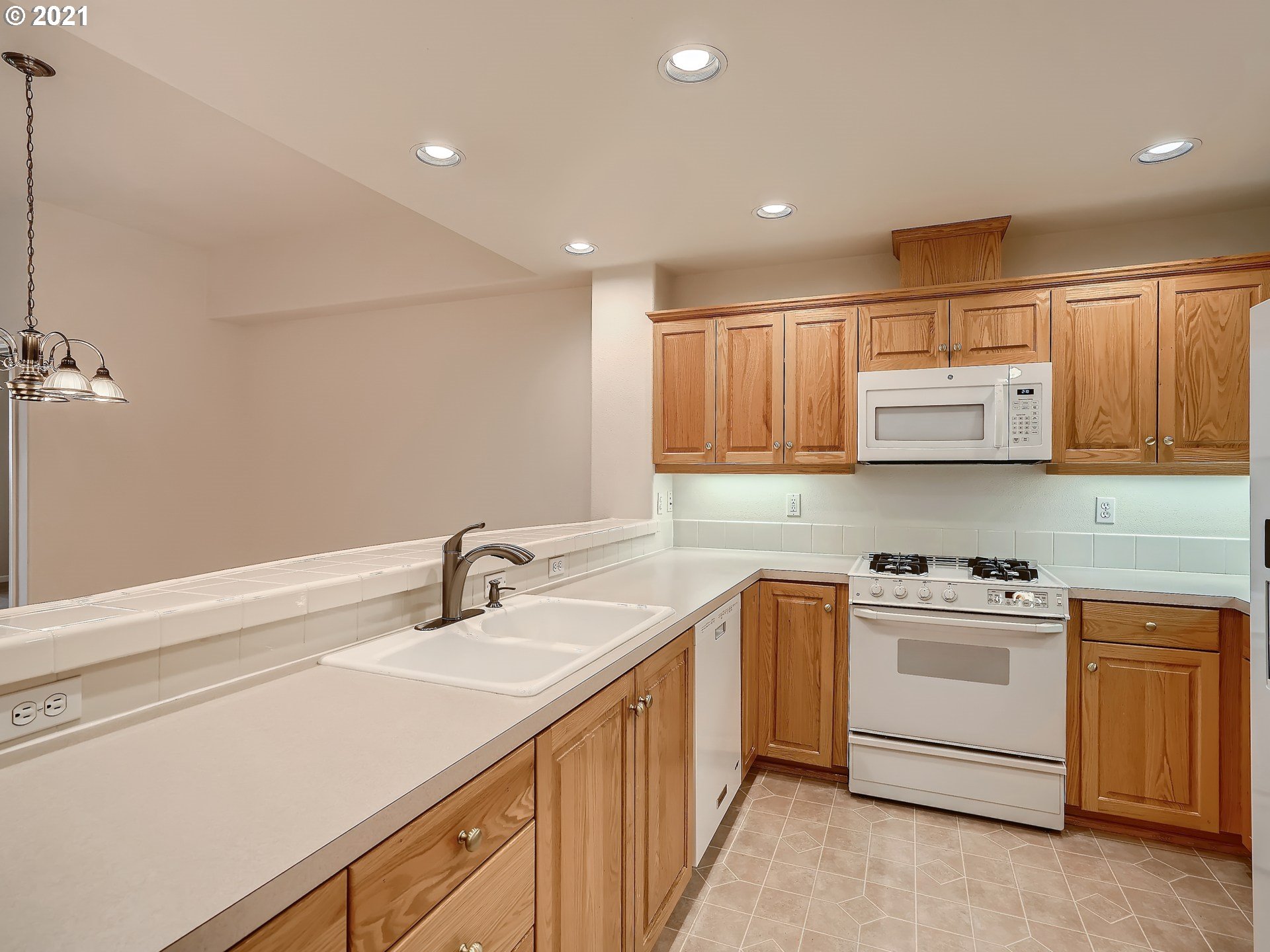 Photo #4: 21276173 Listing 