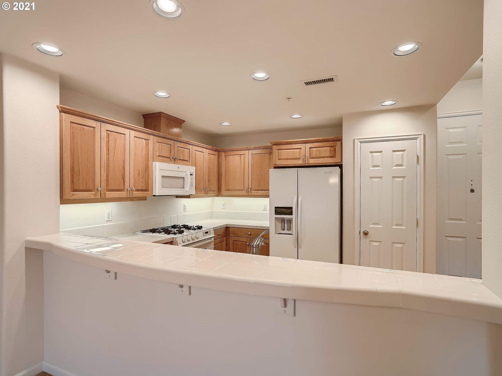 Photo #5: 21276173 Listing 