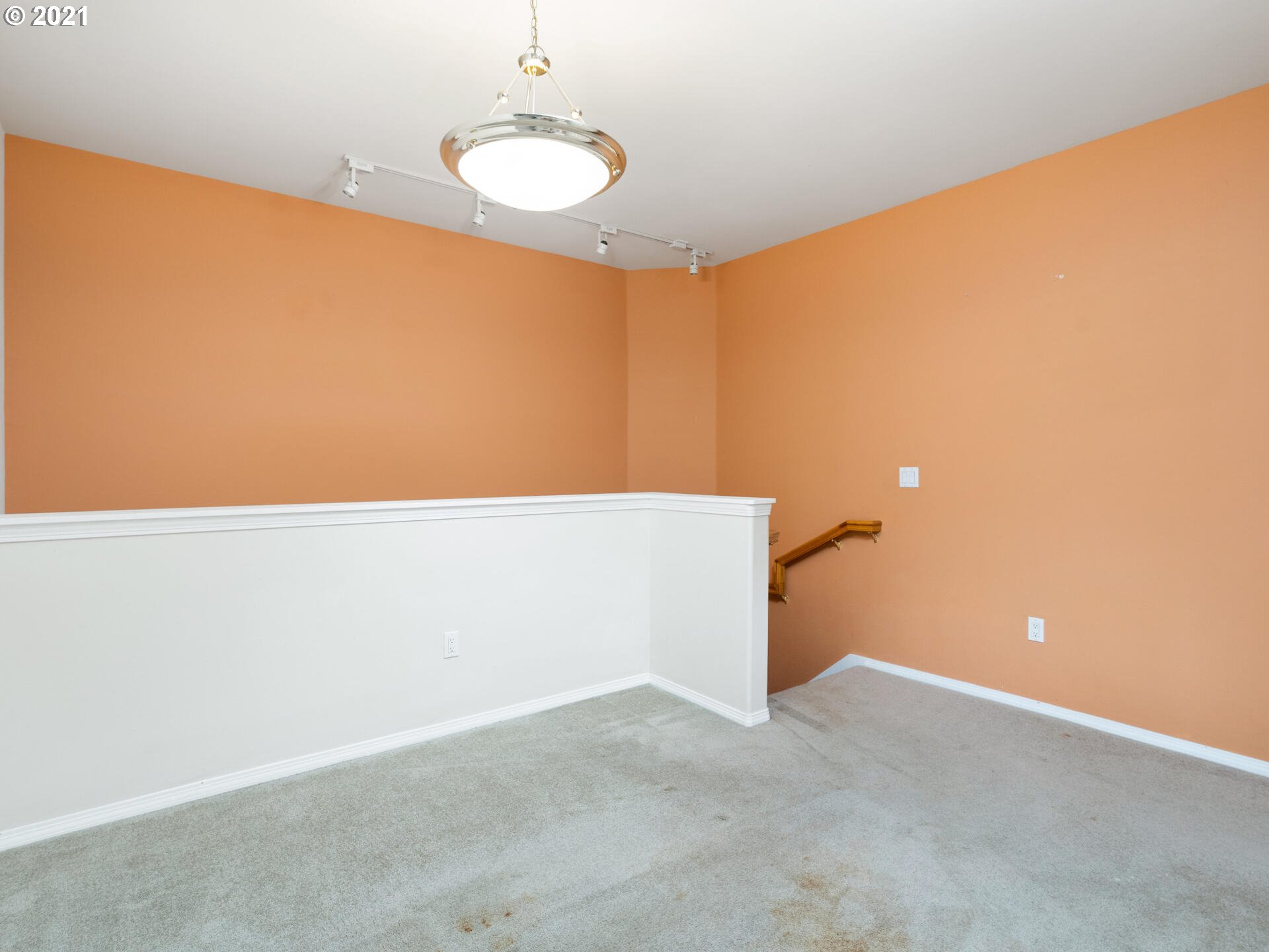 Photo #6: 21282897 Listing 