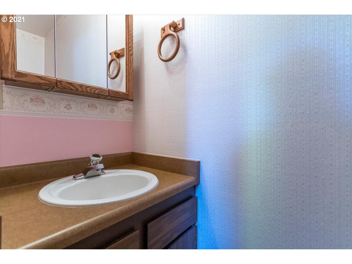 Photo #4: 21284179 Listing 