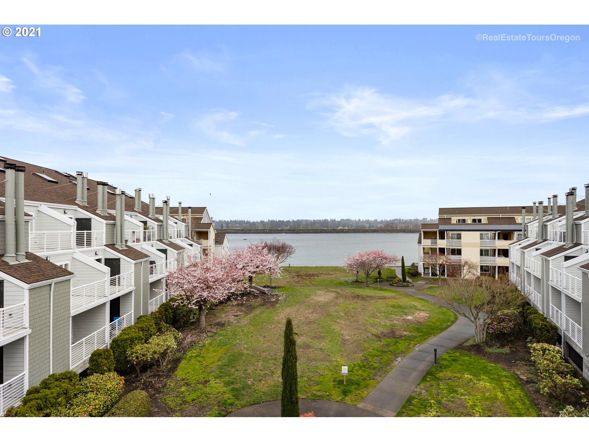 Photo #5: 21287206 Listing 