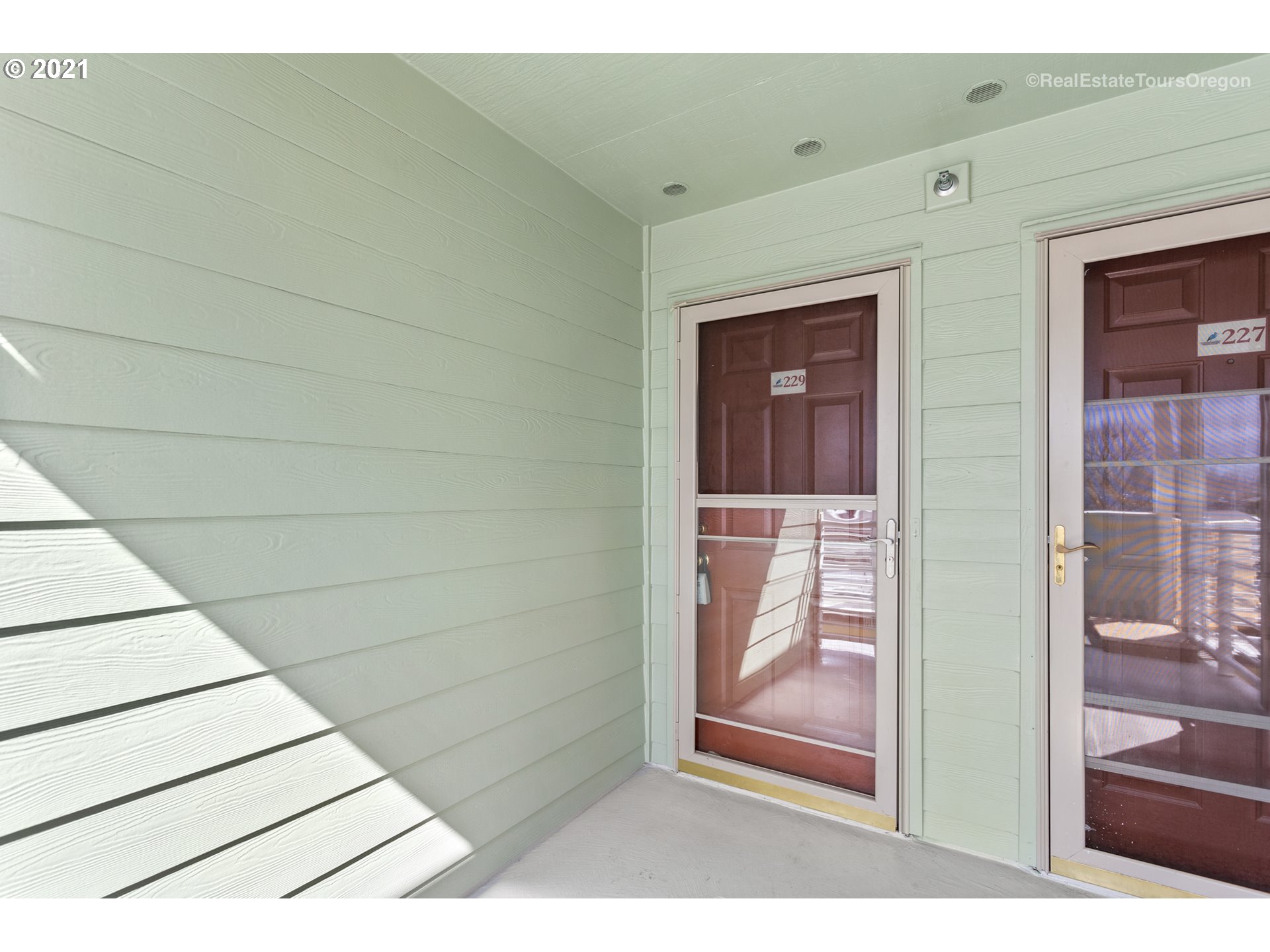 Photo #2: 21287206 Listing 