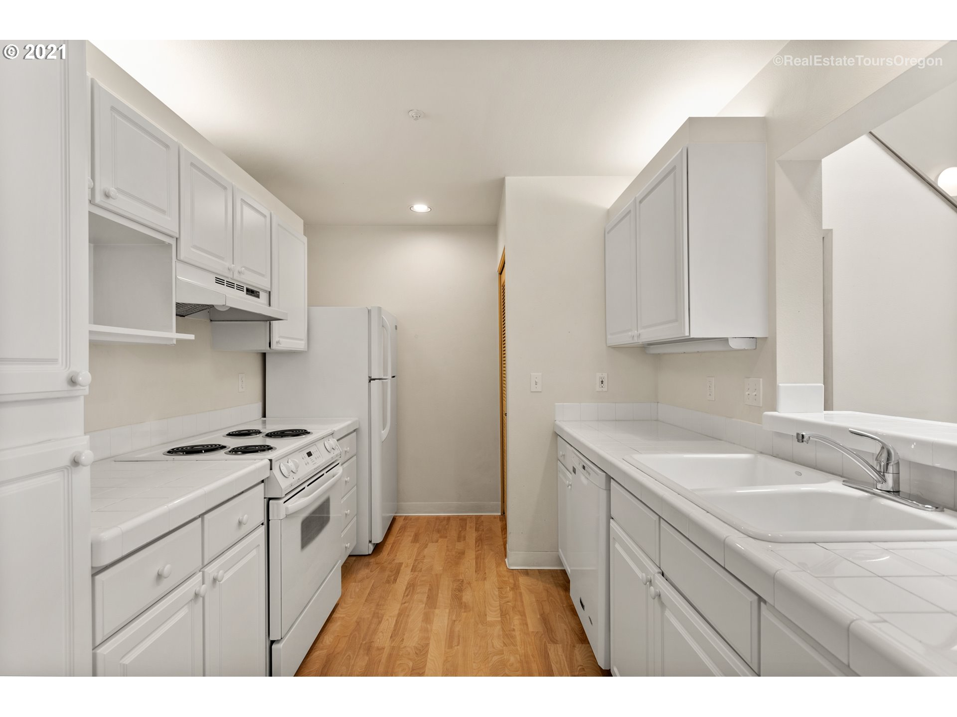 Photo #6: 21287206 Listing 