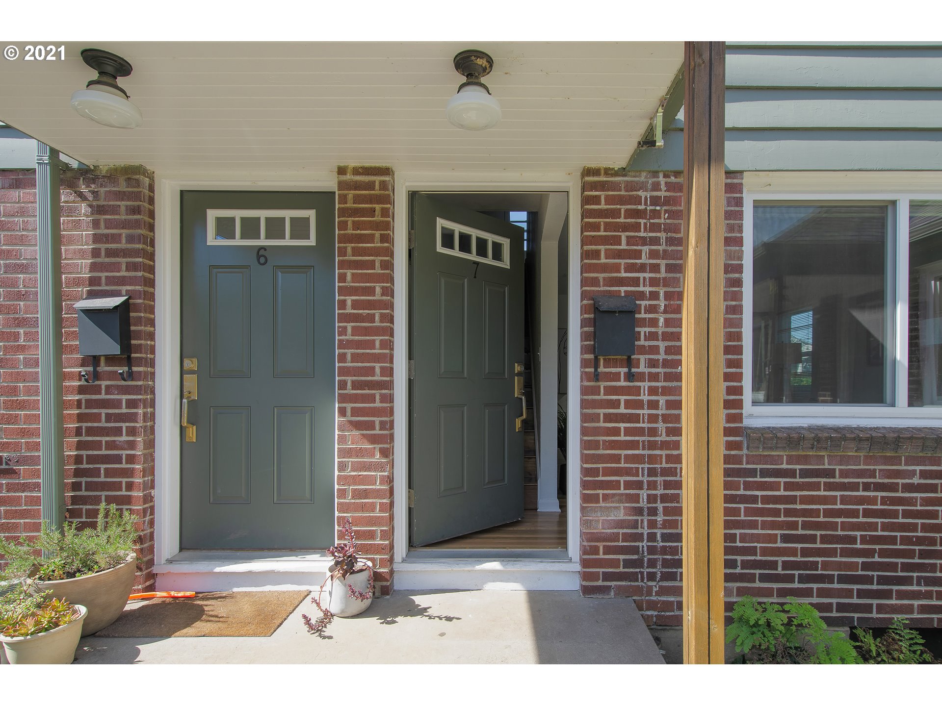Photo #3: 21287229 Listing 