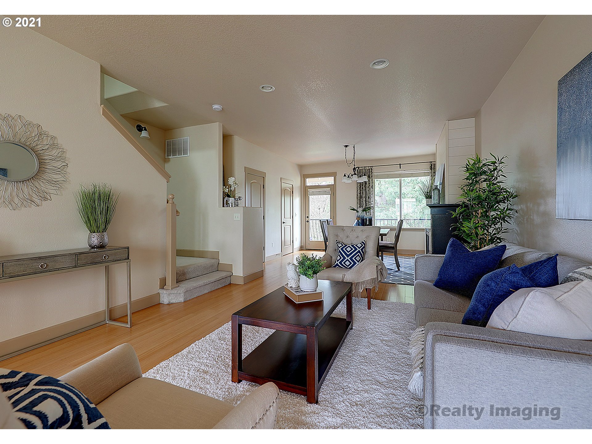 Photo #5: 21287976 Listing 