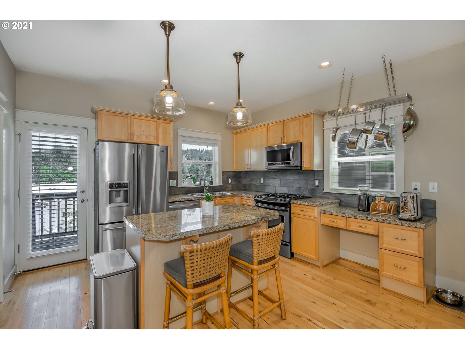 Photo #6: 21288851 Listing 