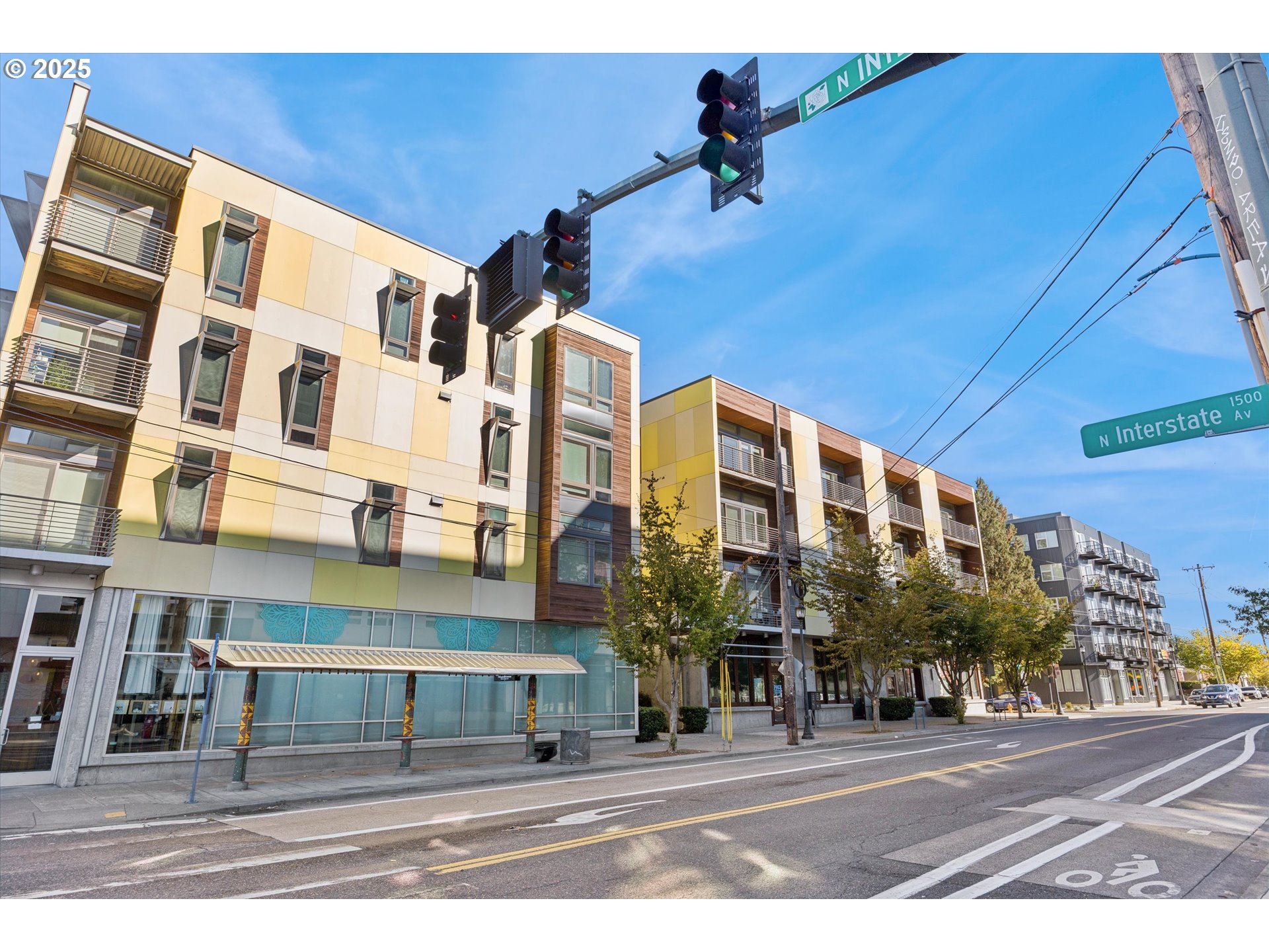 Photo #3: 212906726 Listing 