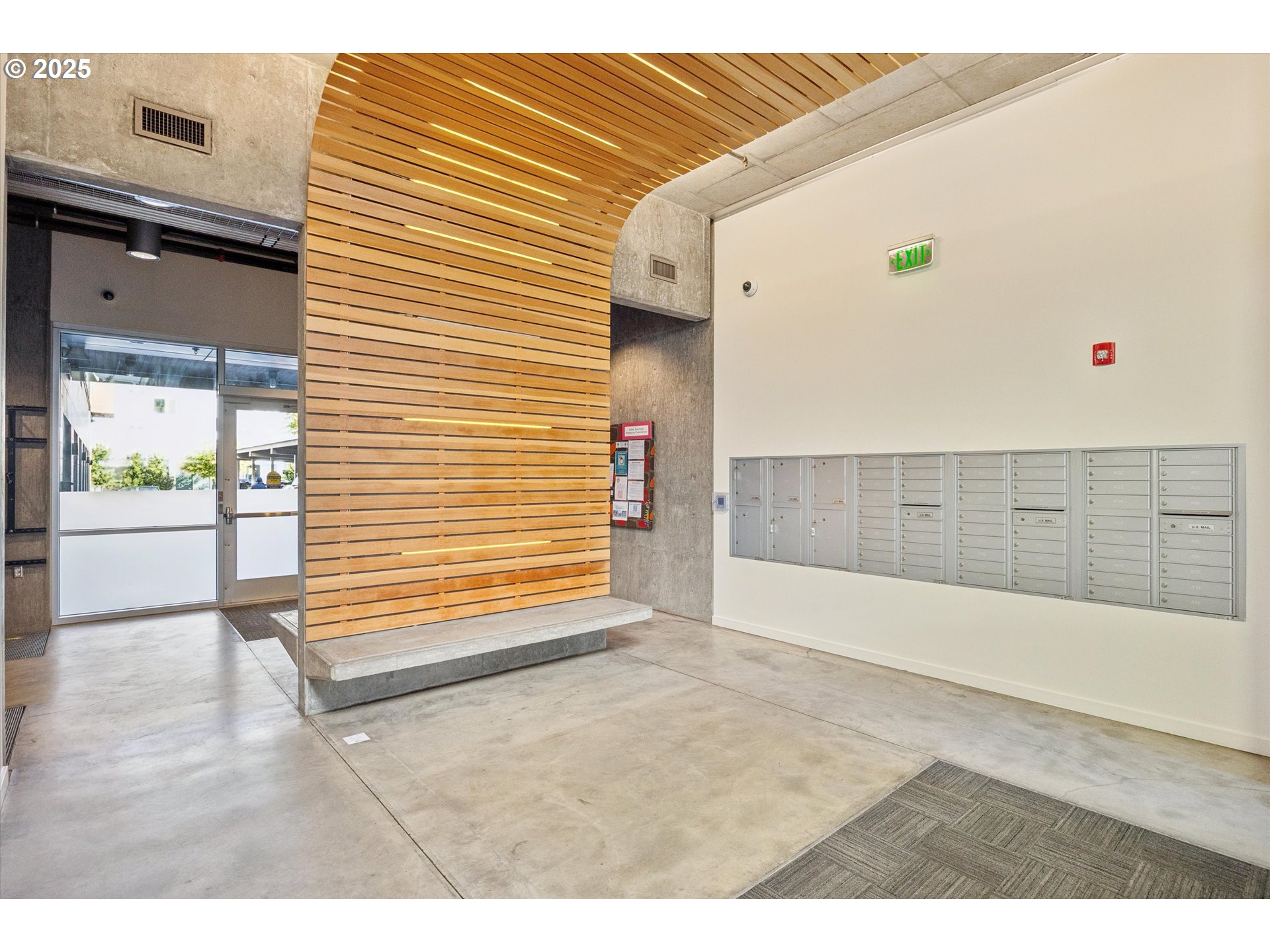 Photo #6: 212906726 Listing 