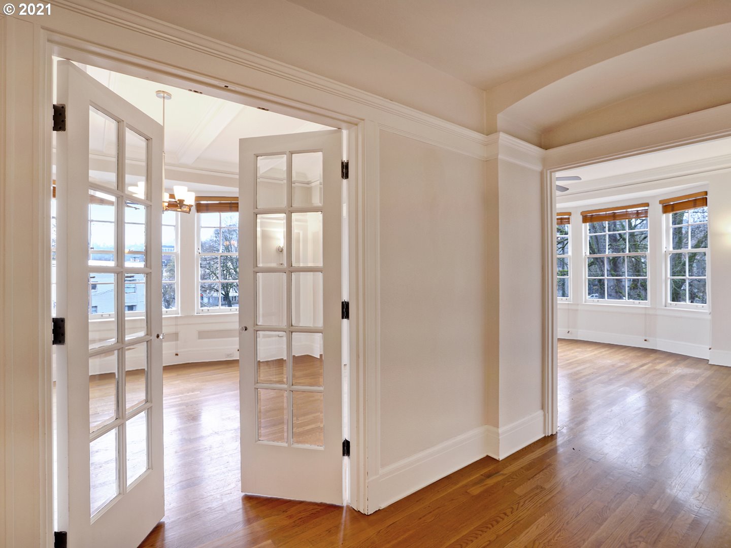 Photo #5: 21291067 Listing 