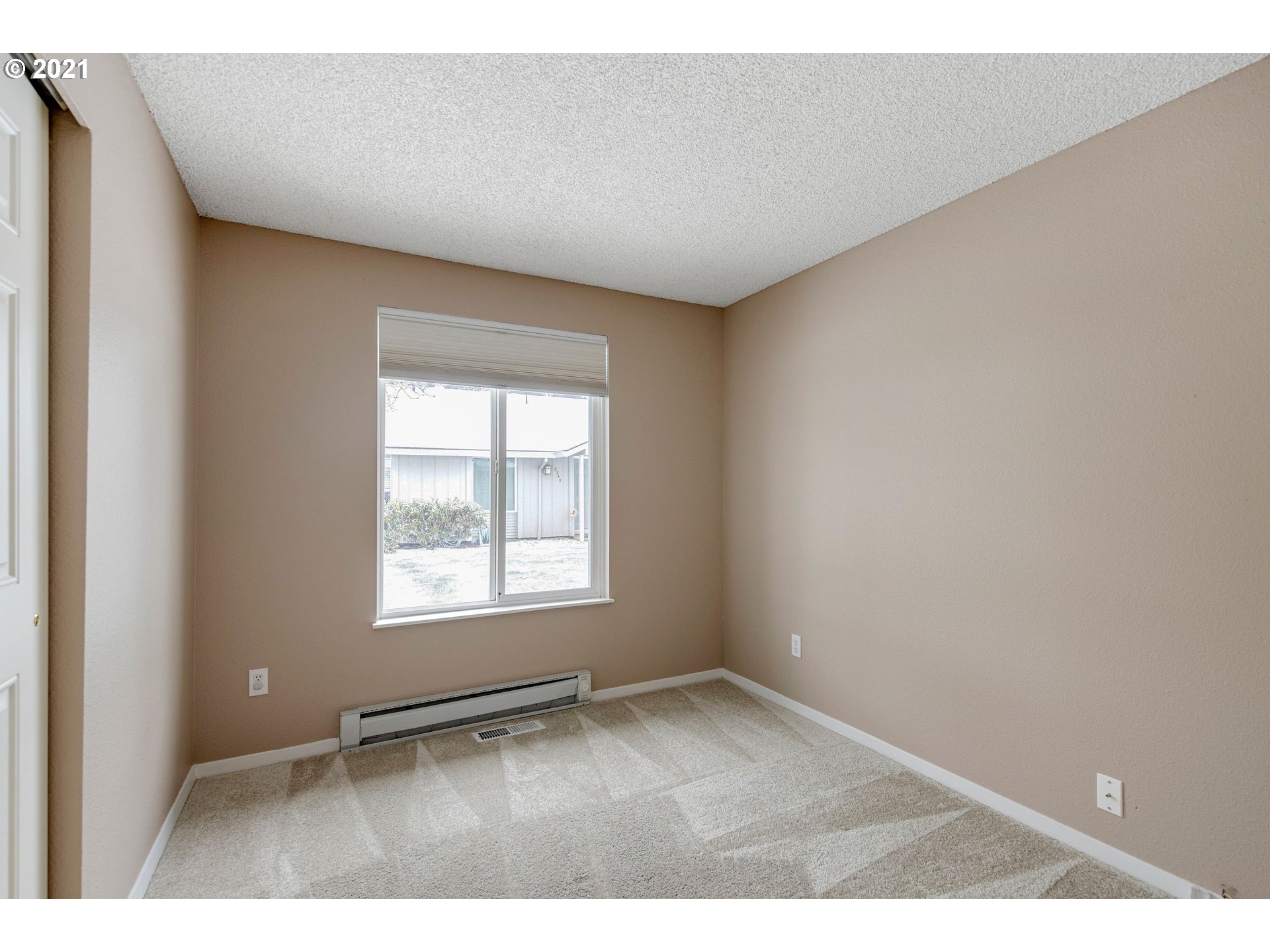 Photo #6: 21291592 Listing 