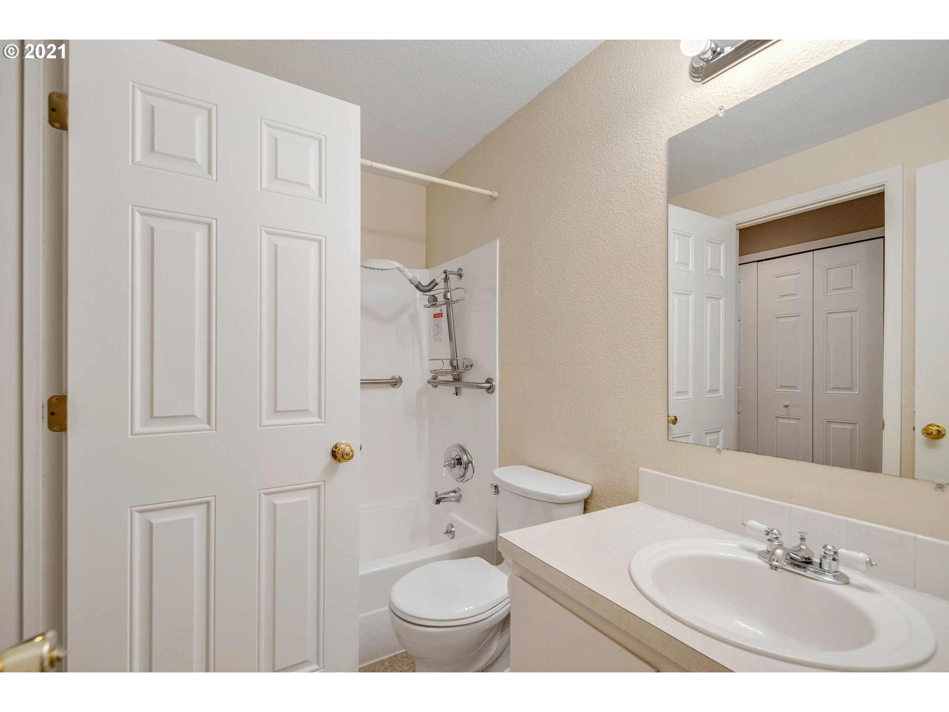 Photo #4: 21291592 Listing 