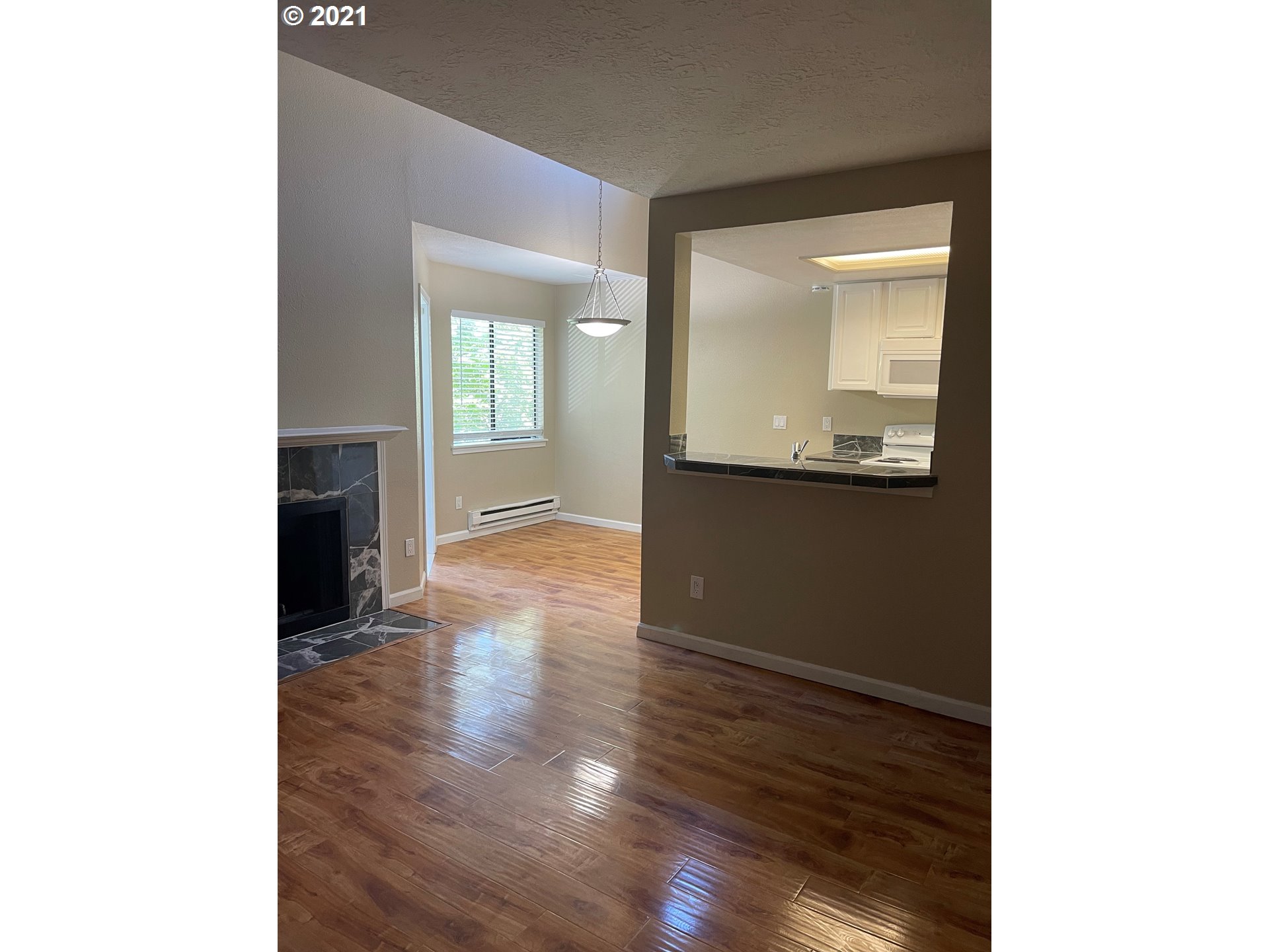 Photo #4: 21292255 Listing 