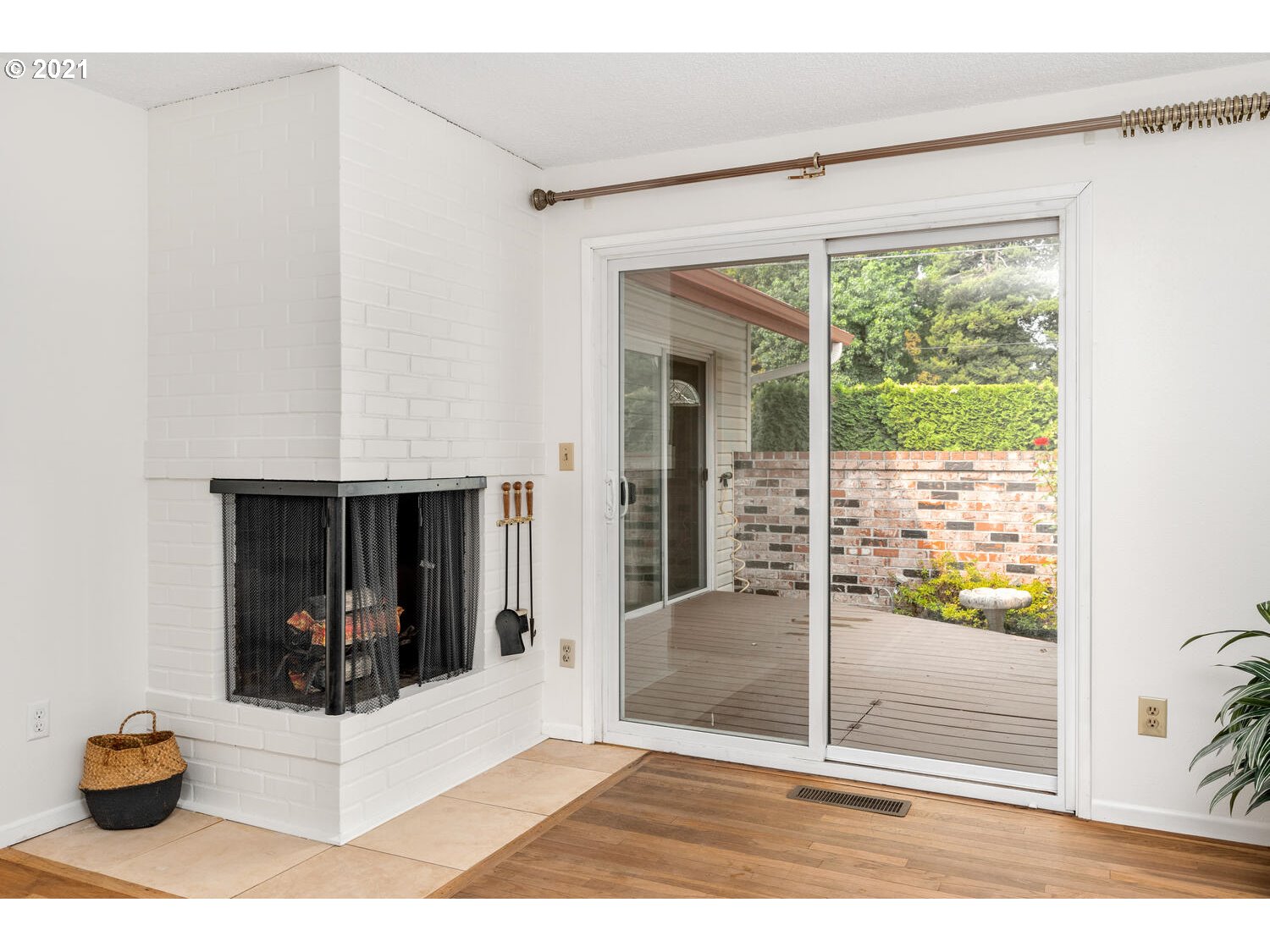 Photo #6: 21297103 Listing 