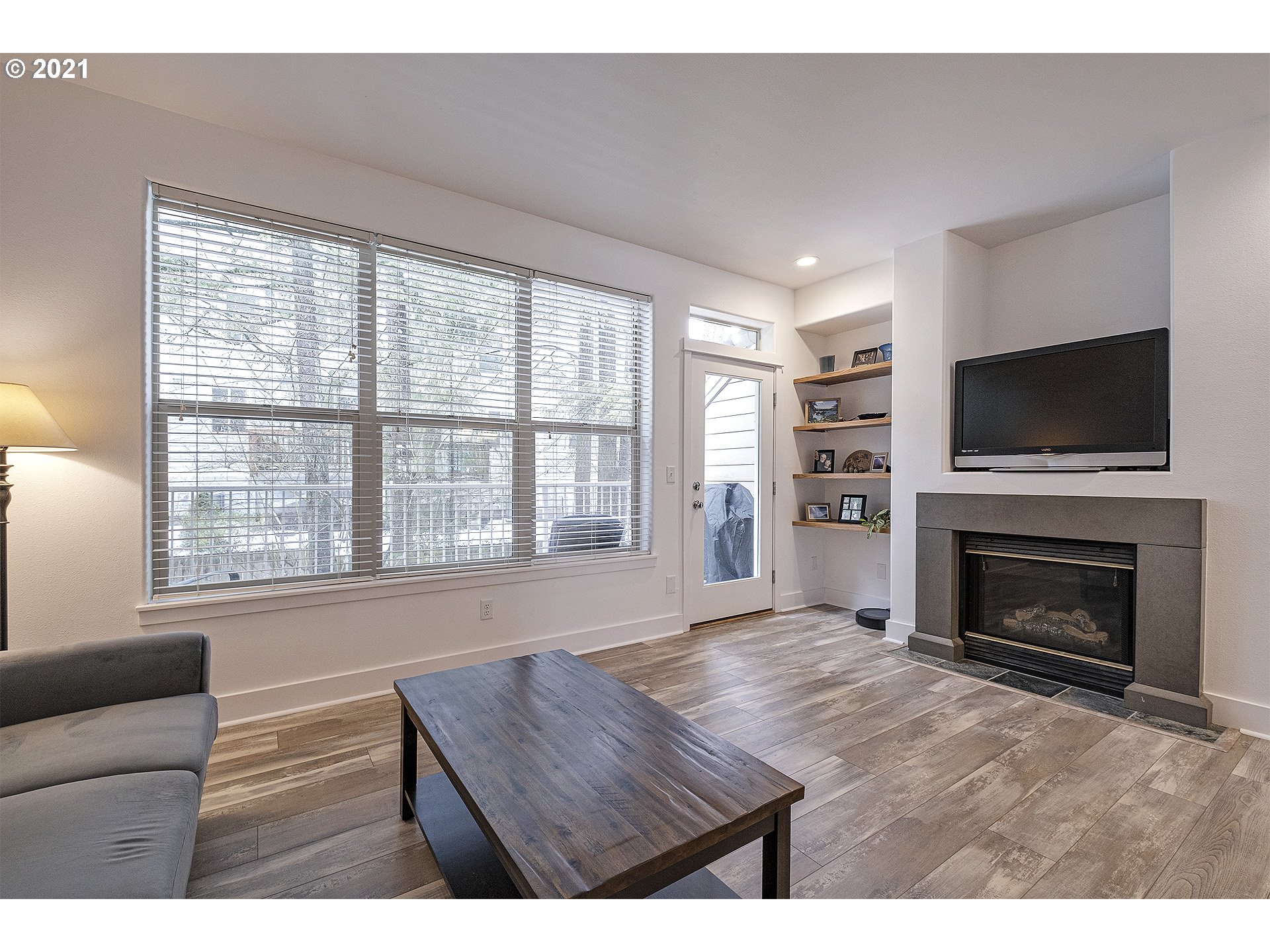 Photo #5: 21299253 Listing 
