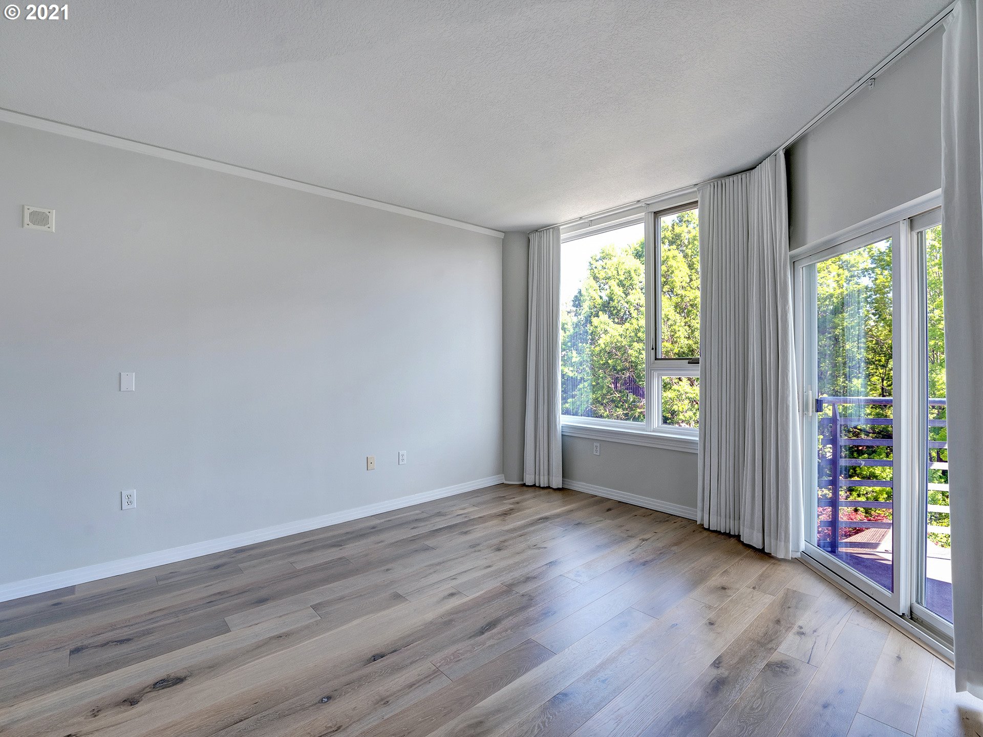 Photo #3: 21299260 Listing 