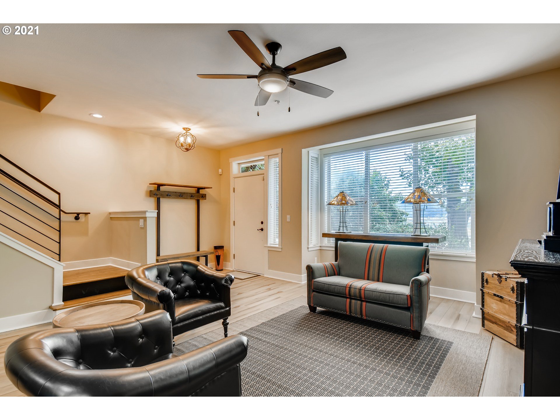 Photo #4: 21302688 Listing 