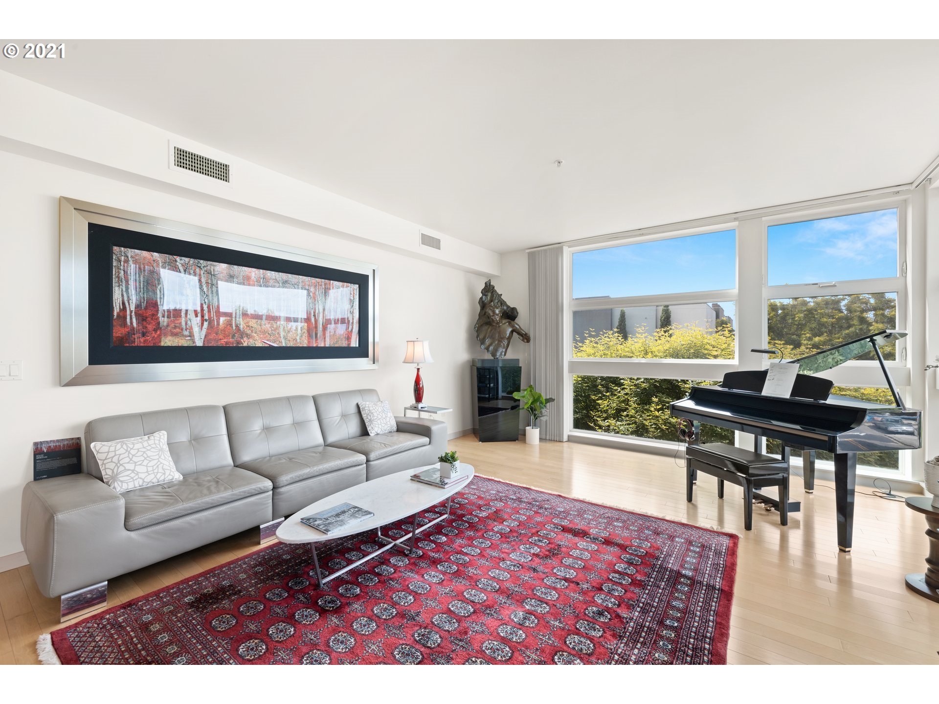 Photo #6: 21304059 Listing 