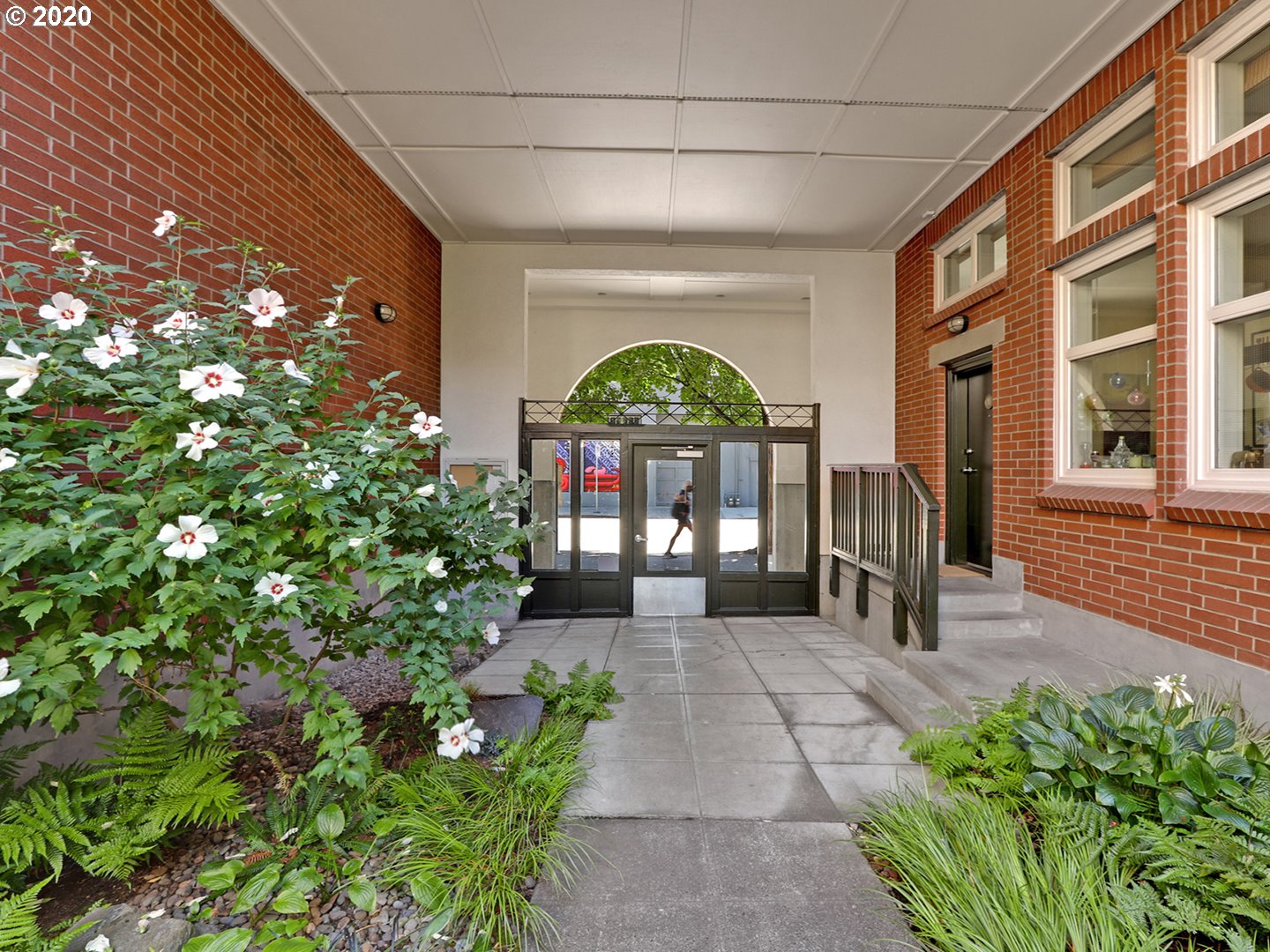 Photo #3: 21307121 Listing 