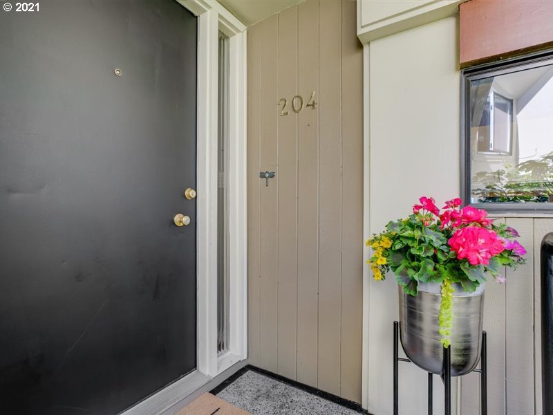 Photo #2: 21307167 Listing 
