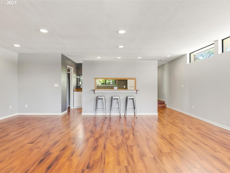 Photo #4: 21307167 Listing 