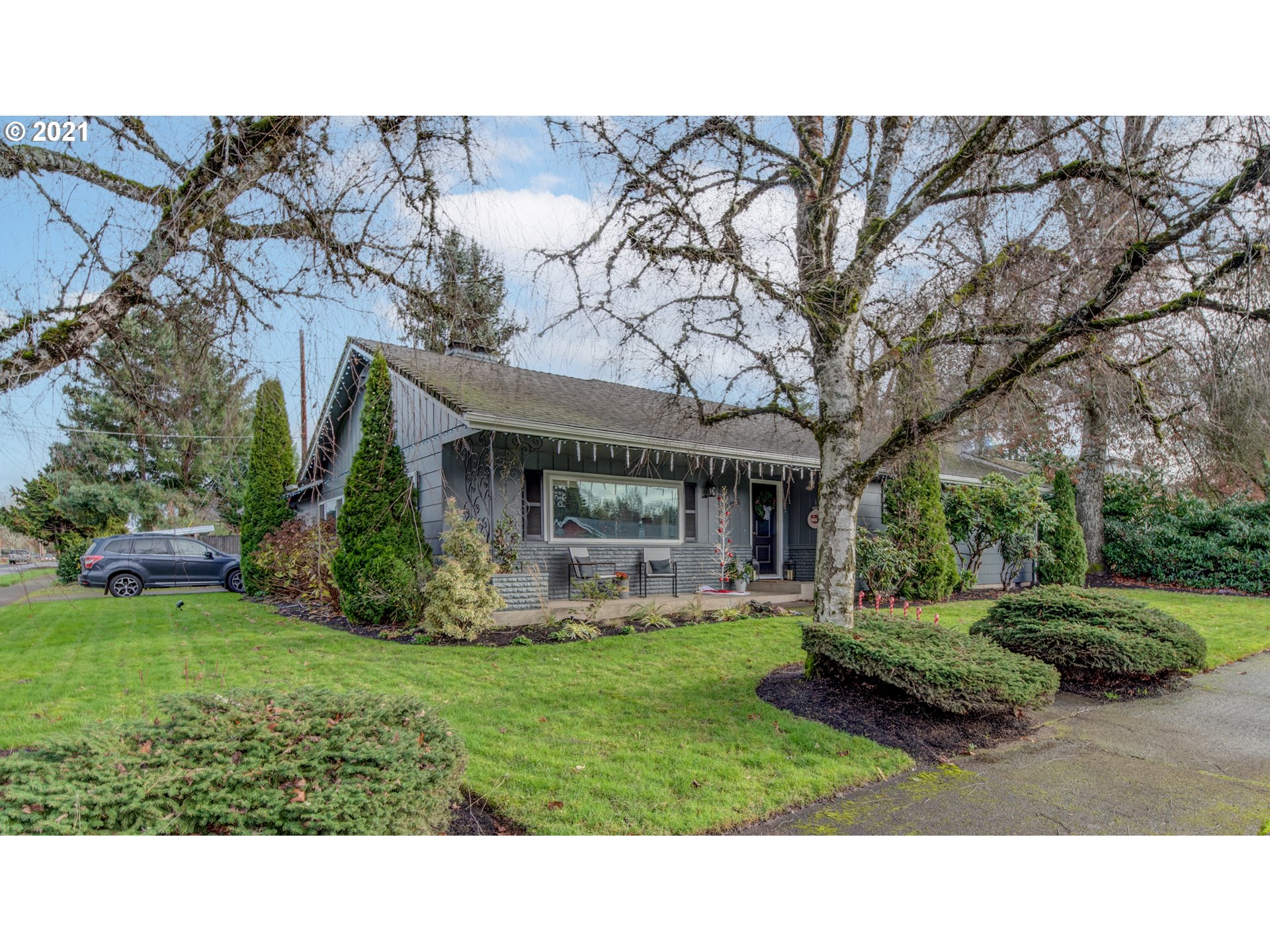 OPEN SUNDAY 12/19 11AM-4PM A great floor plan on a large corner lot in a super convenient location.  Living and family rooms as well as upstairs master and bonus space creates an appealing separation of space.  The open kitchen offers informal dining the family room has a second fireplace and access to the backyard with an oversized garage and lots of working space and cabinetry.