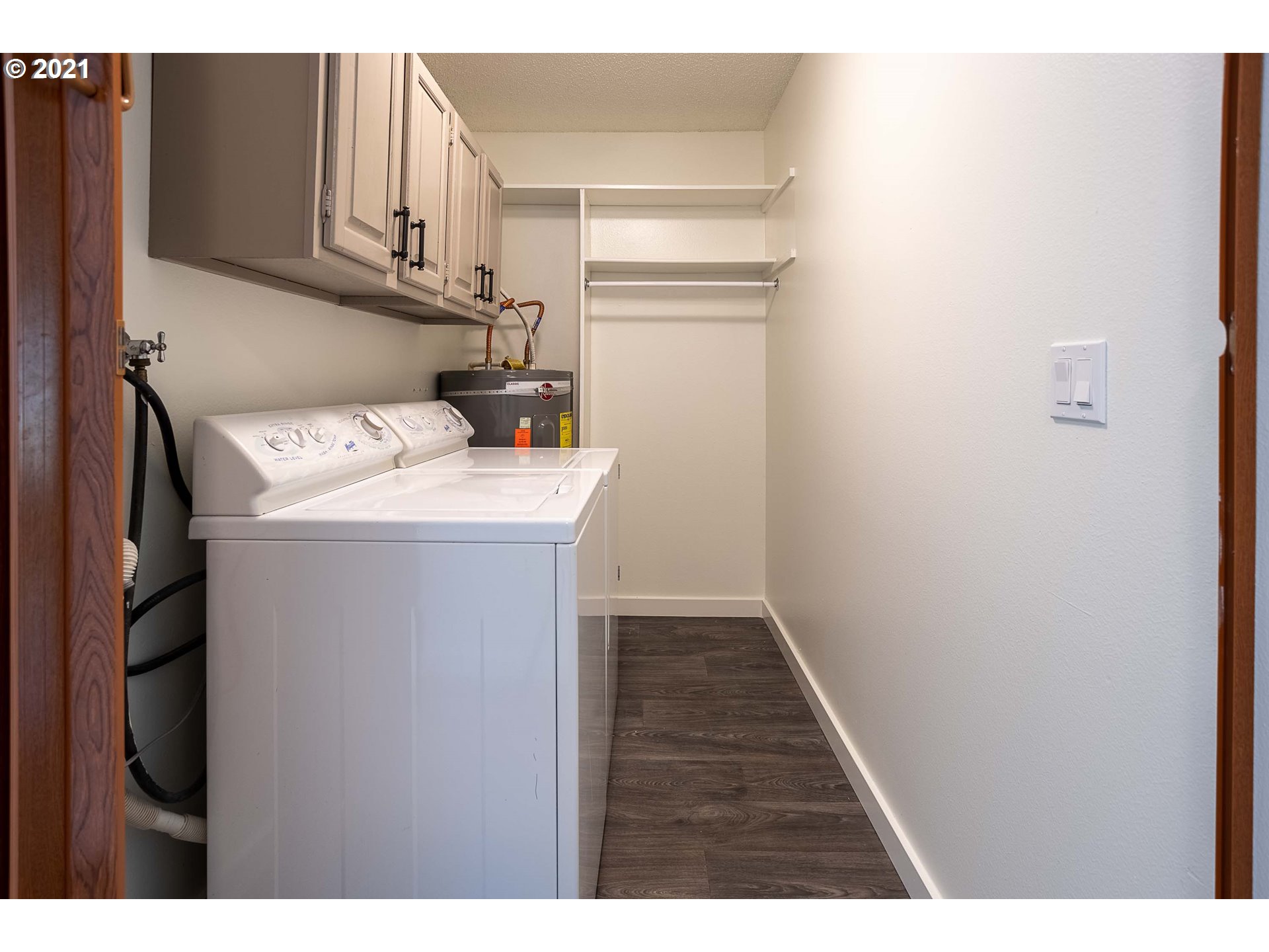 Photo #4: 21307977 Listing 