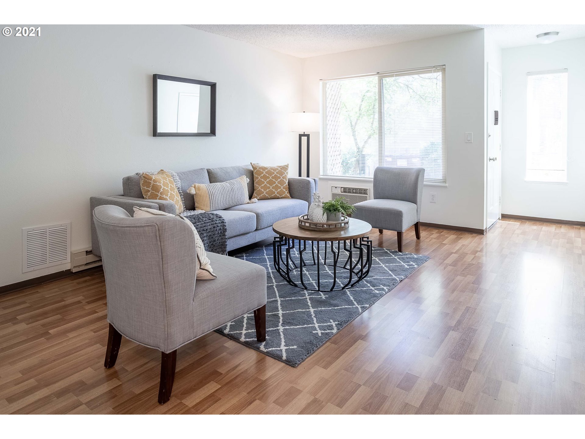 Photo #3: 21307977 Listing 
