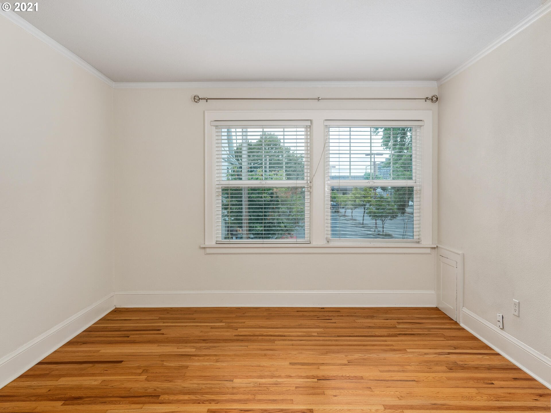 Photo #6: 21309399 Listing 