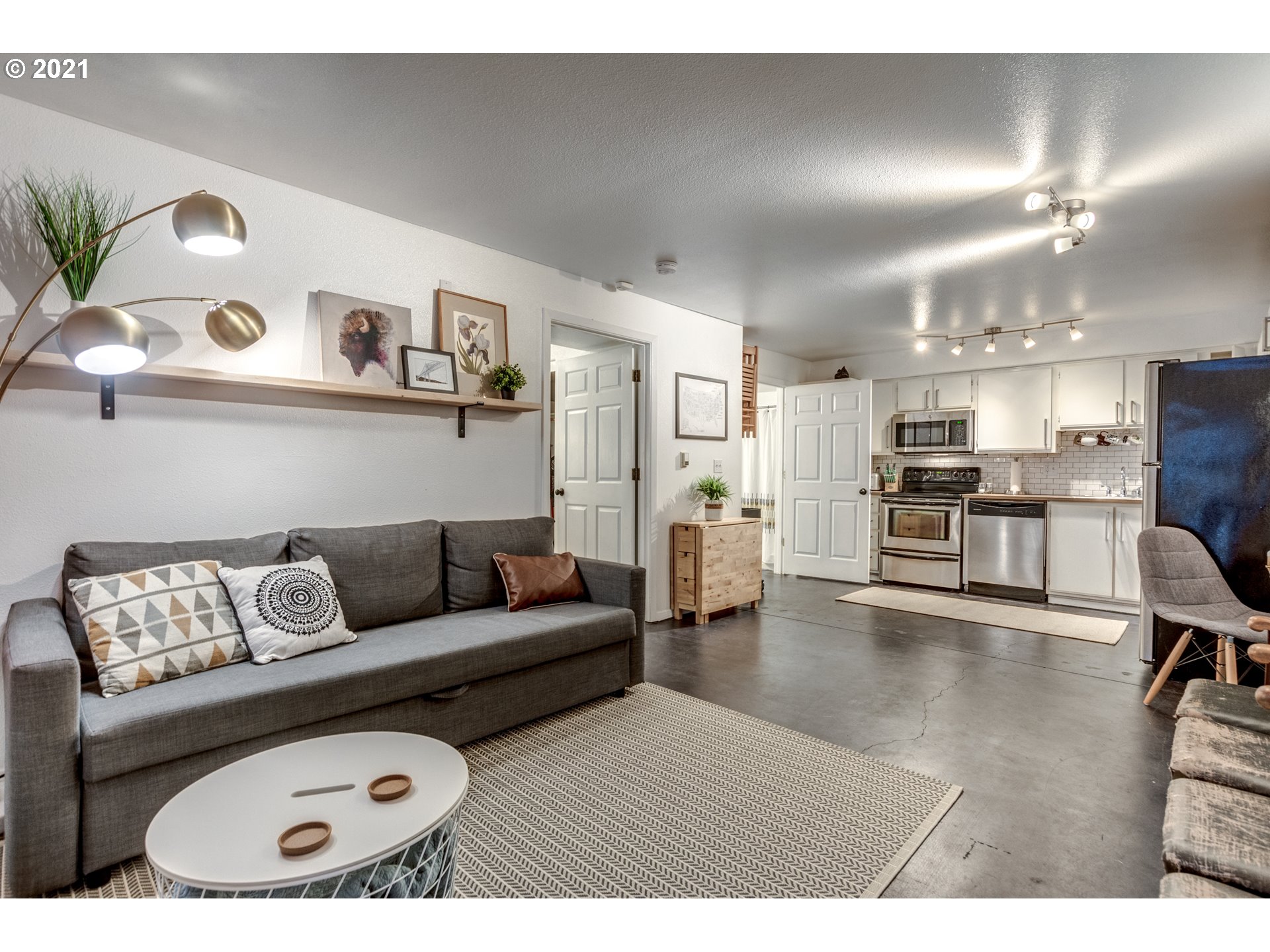 Photo #4: 21310376 Listing 