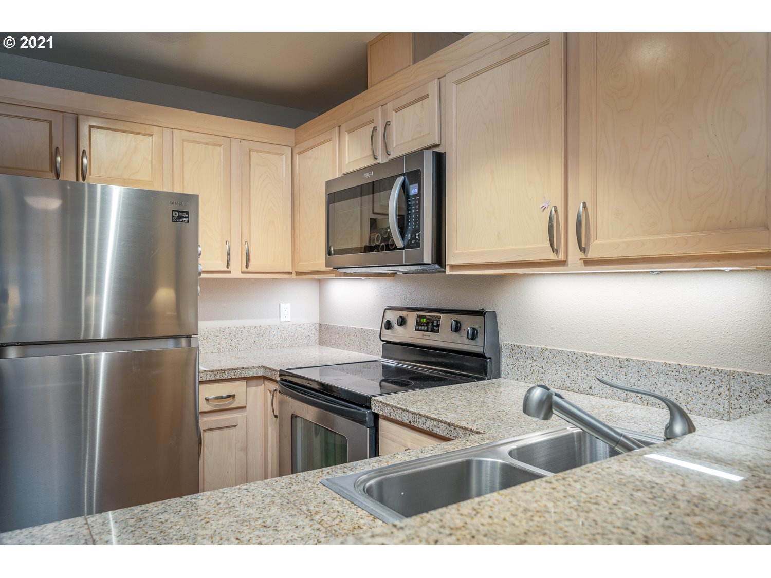 Photo #4: 21310466 Listing 