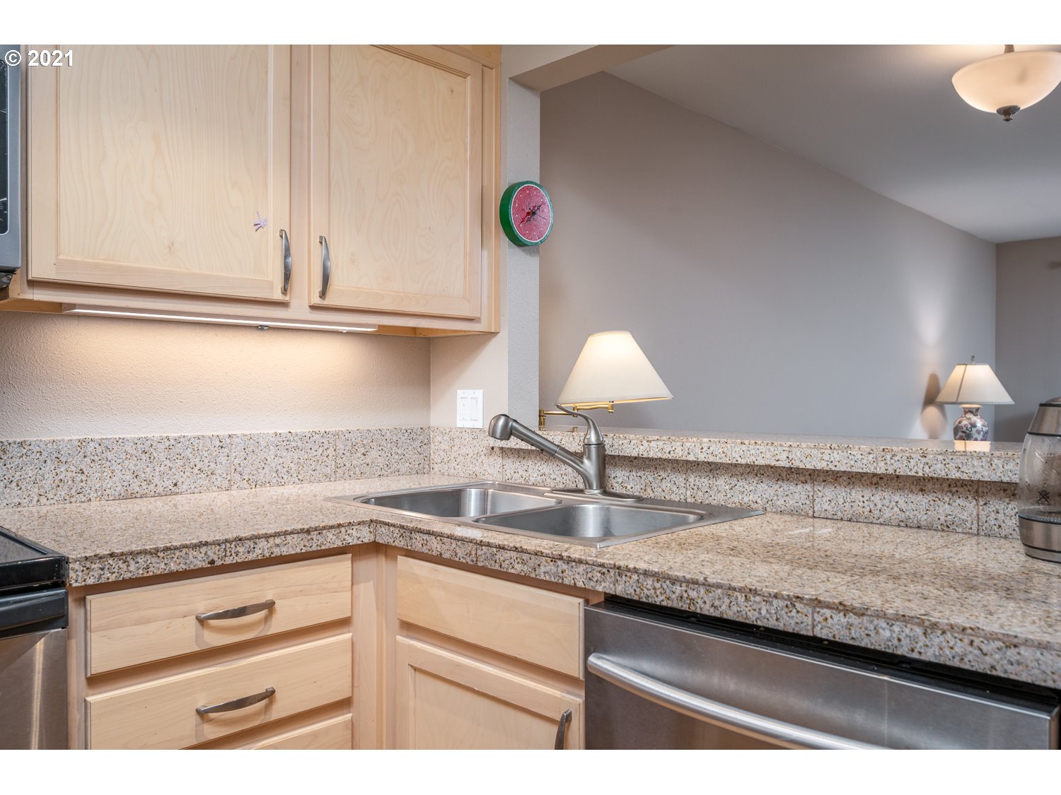 Photo #5: 21310466 Listing 