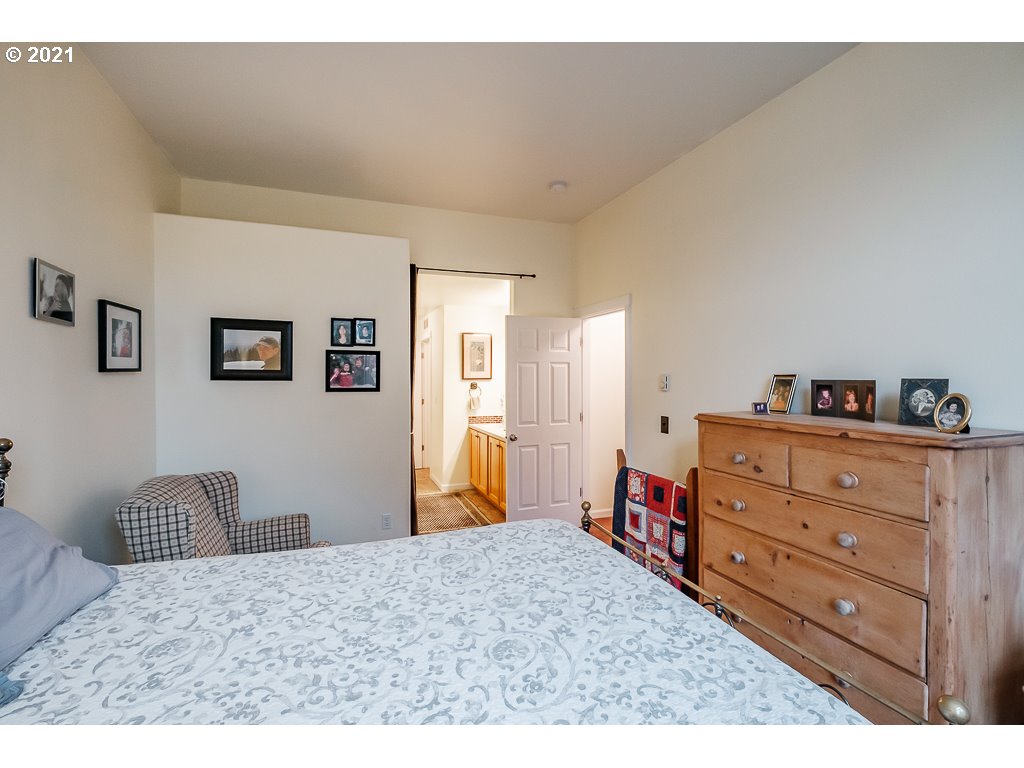 Photo #3: 21315983 Listing 