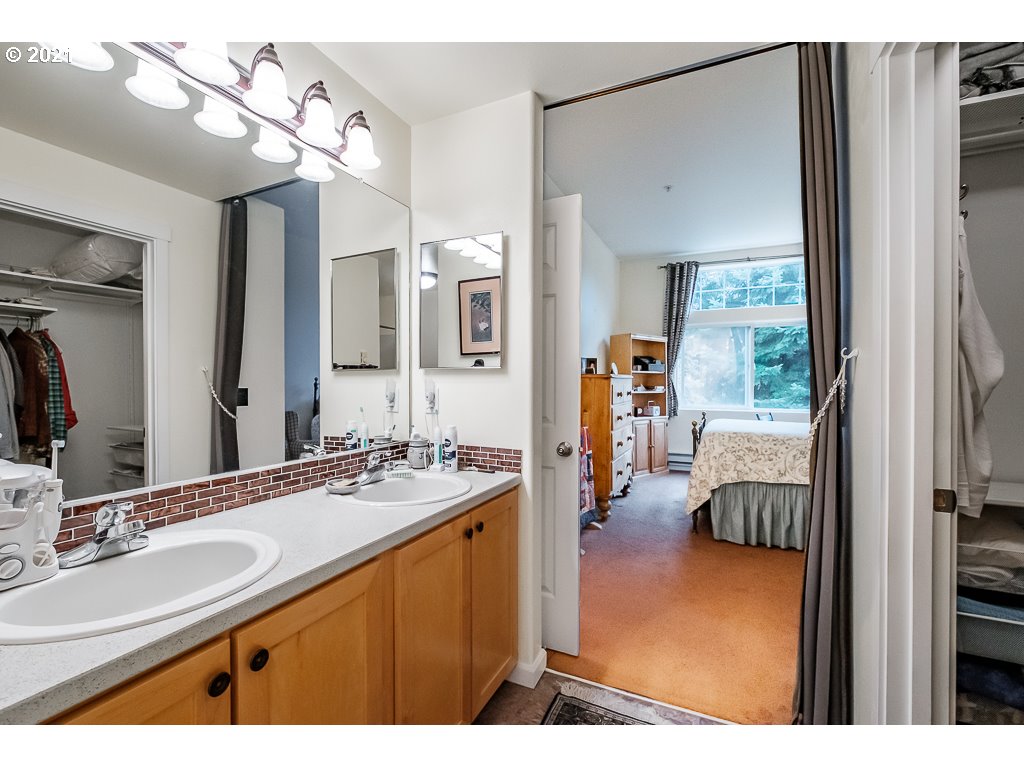 Photo #6: 21315983 Listing 