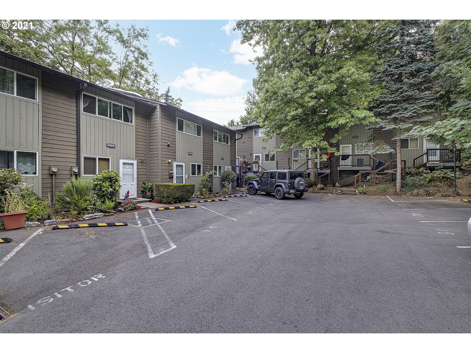 Photo #2: 21319523 Listing 