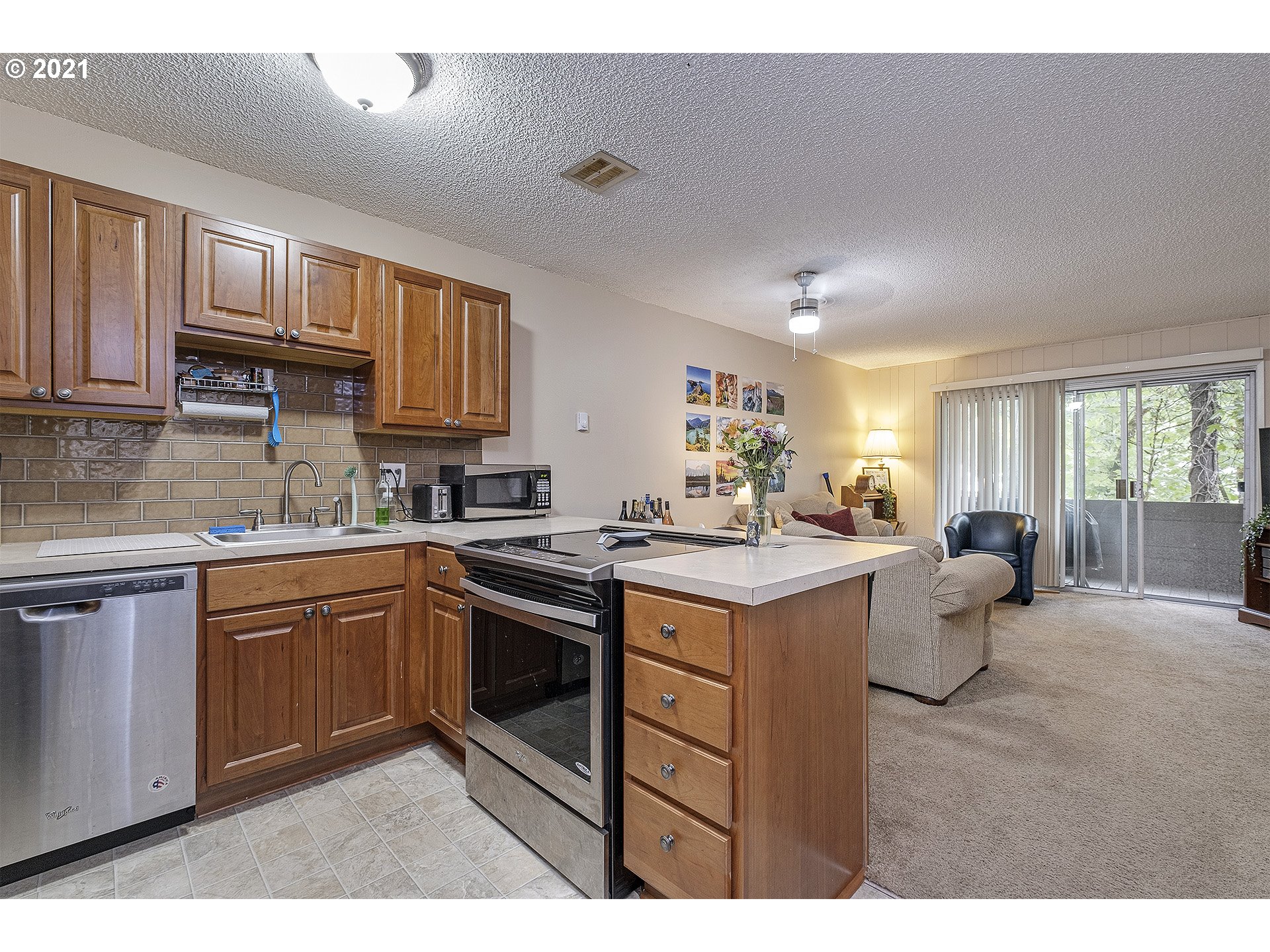 Photo #5: 21319523 Listing 