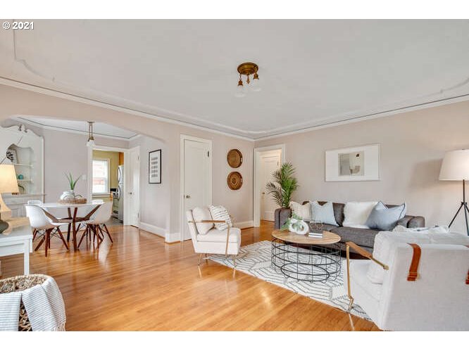 Photo #5: 21319942 Listing 