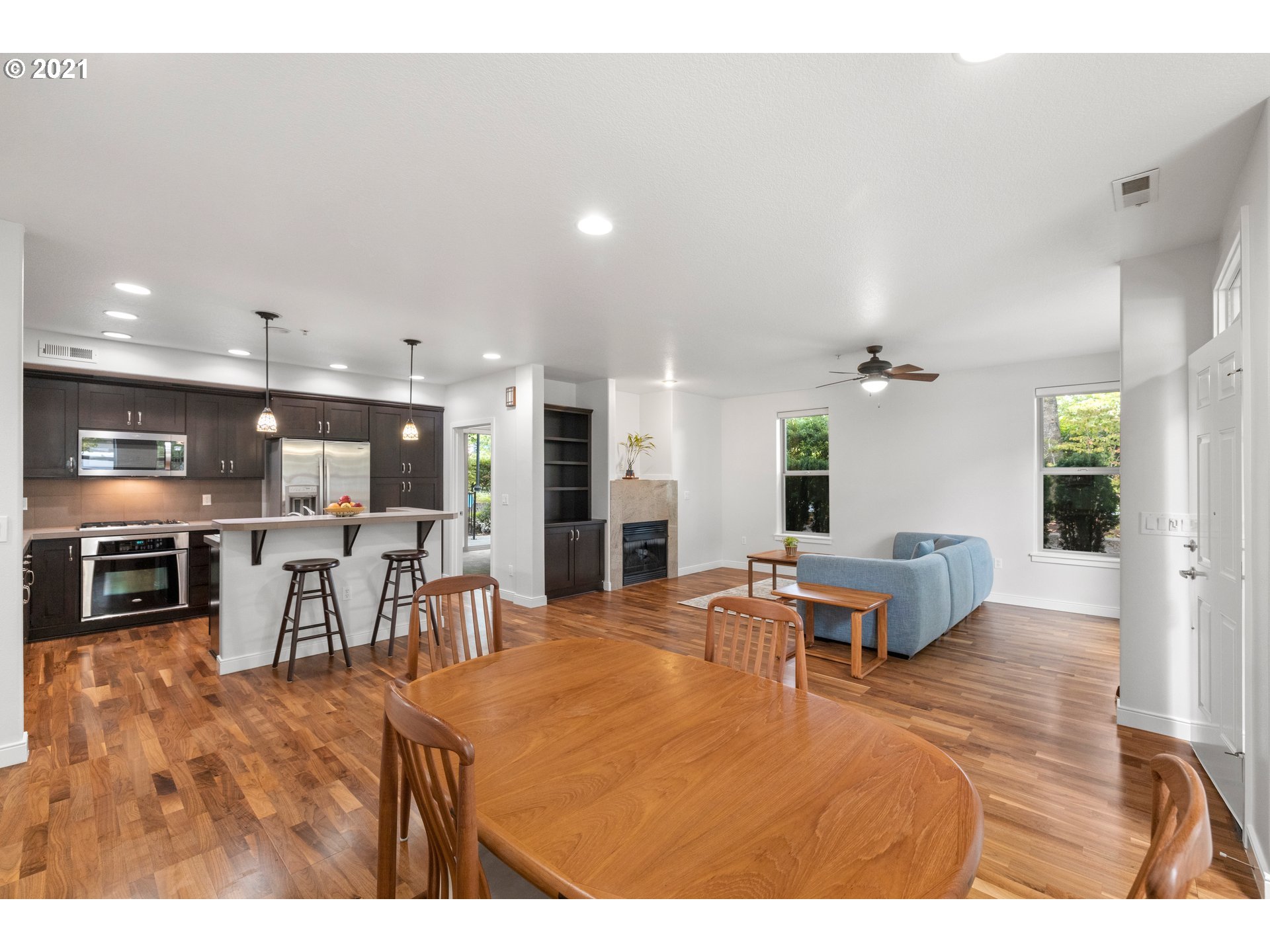 Photo #5: 21320179 Listing 